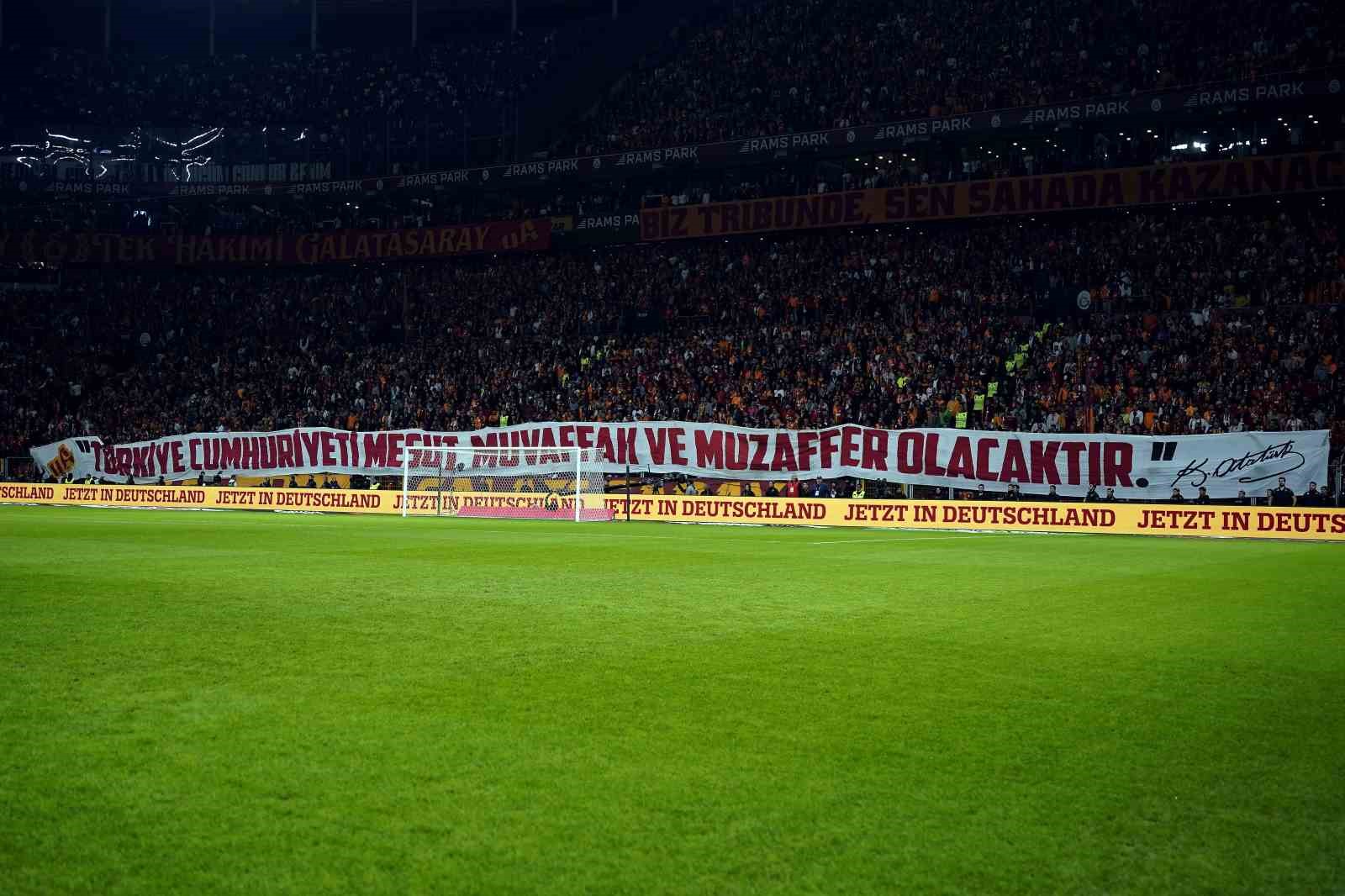 Trendyol Süper Lig: Galatasaray: 1 - Beşiktaş: 0 (Maç devam ediyor)
