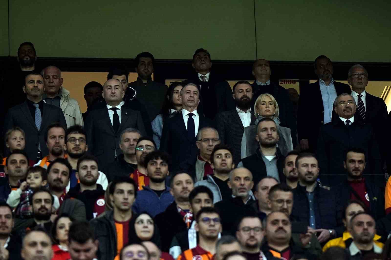 Trendyol Süper Lig: Galatasaray: 1 - Beşiktaş: 0 (Maç devam ediyor)
