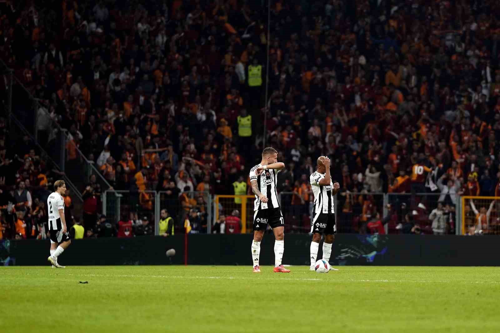 Trendyol Süper Lig: Galatasaray: 1 - Beşiktaş: 0 (İlk yarı)
