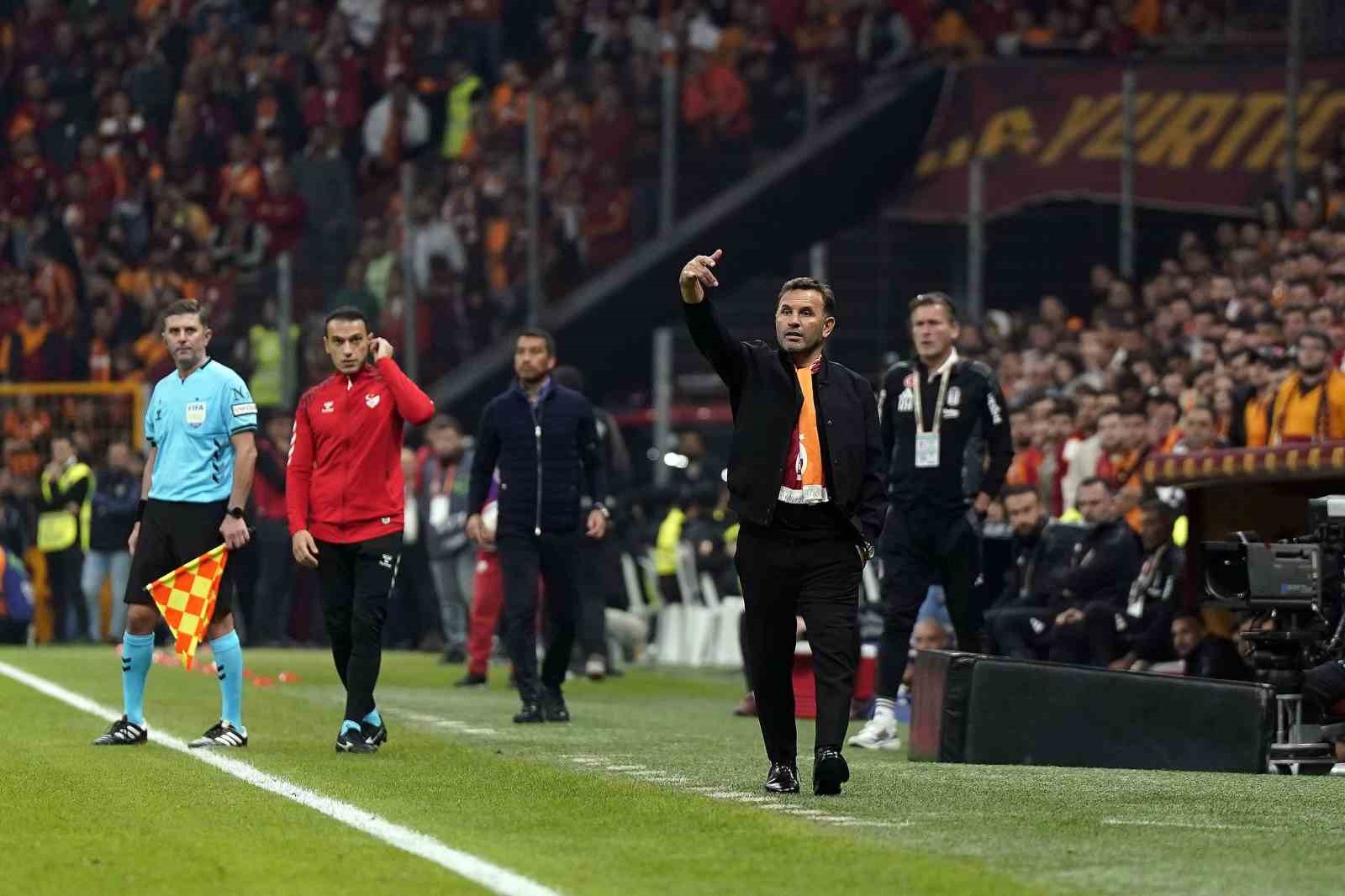 Trendyol Süper Lig: Galatasaray: 1 - Beşiktaş: 0 (İlk yarı)
