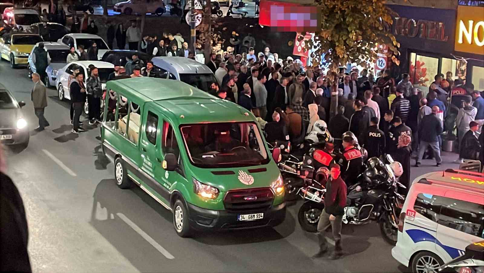 Küçükçekmece’de 22 yaşındaki genç otel odasında ölü bulundu
