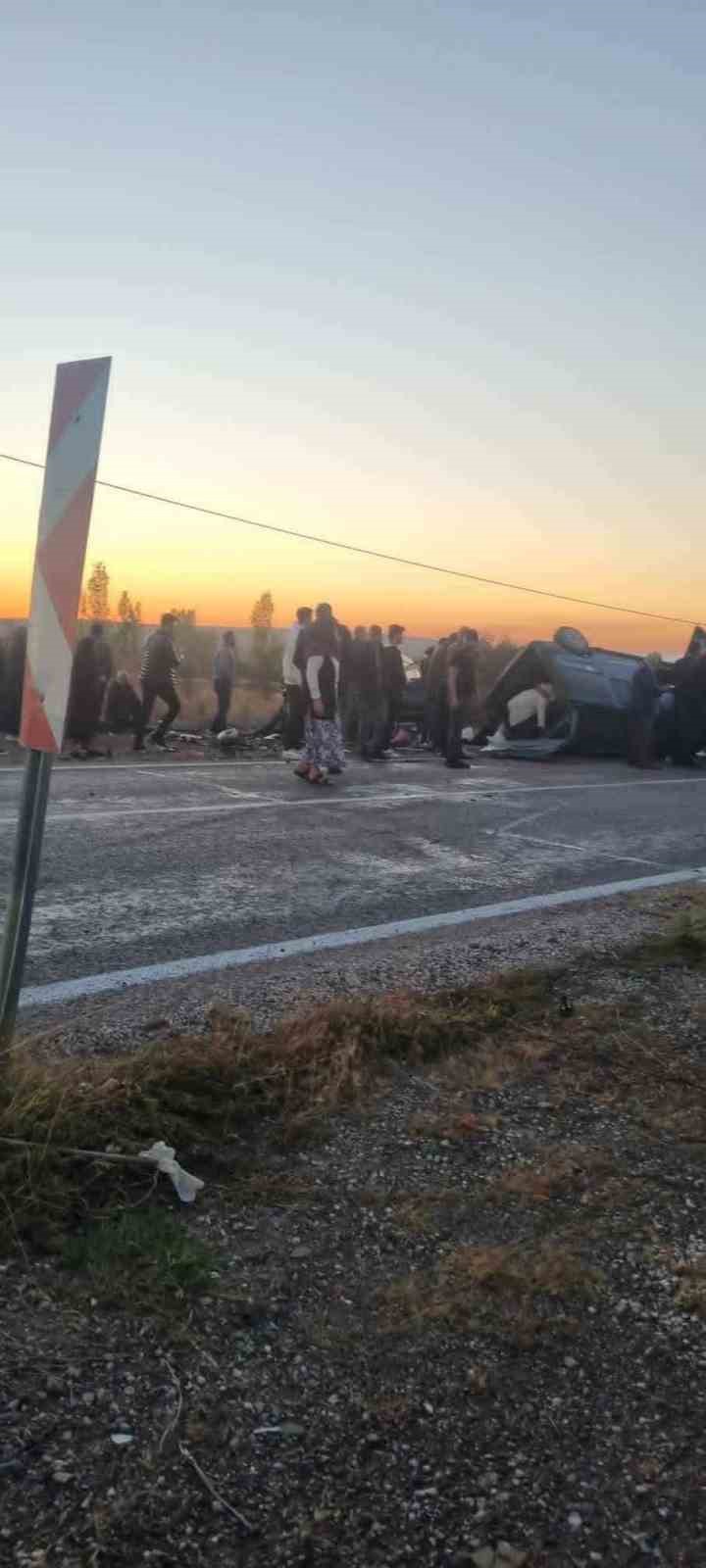 Çorum’da hafif ticari araç ile otomobil çarpıştı: 2 ölü, 2 yaralı
