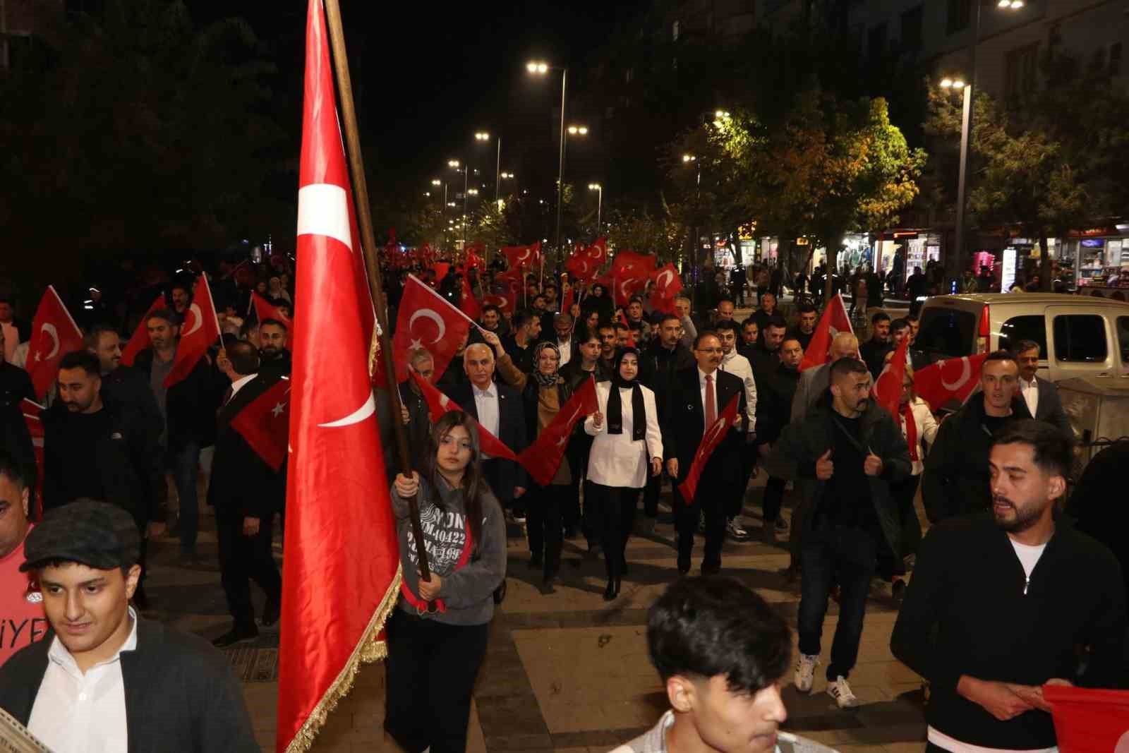 Siirt’te Cumhuriyet Bayramı’nın 101. yılı coşkuyla kutlanıyor
