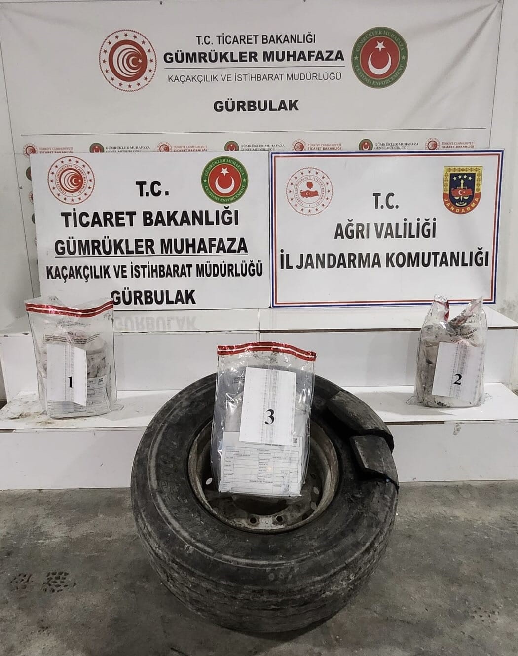 Ağrı’da 142 kilo sıvı metamfetamin ele geçirildi
