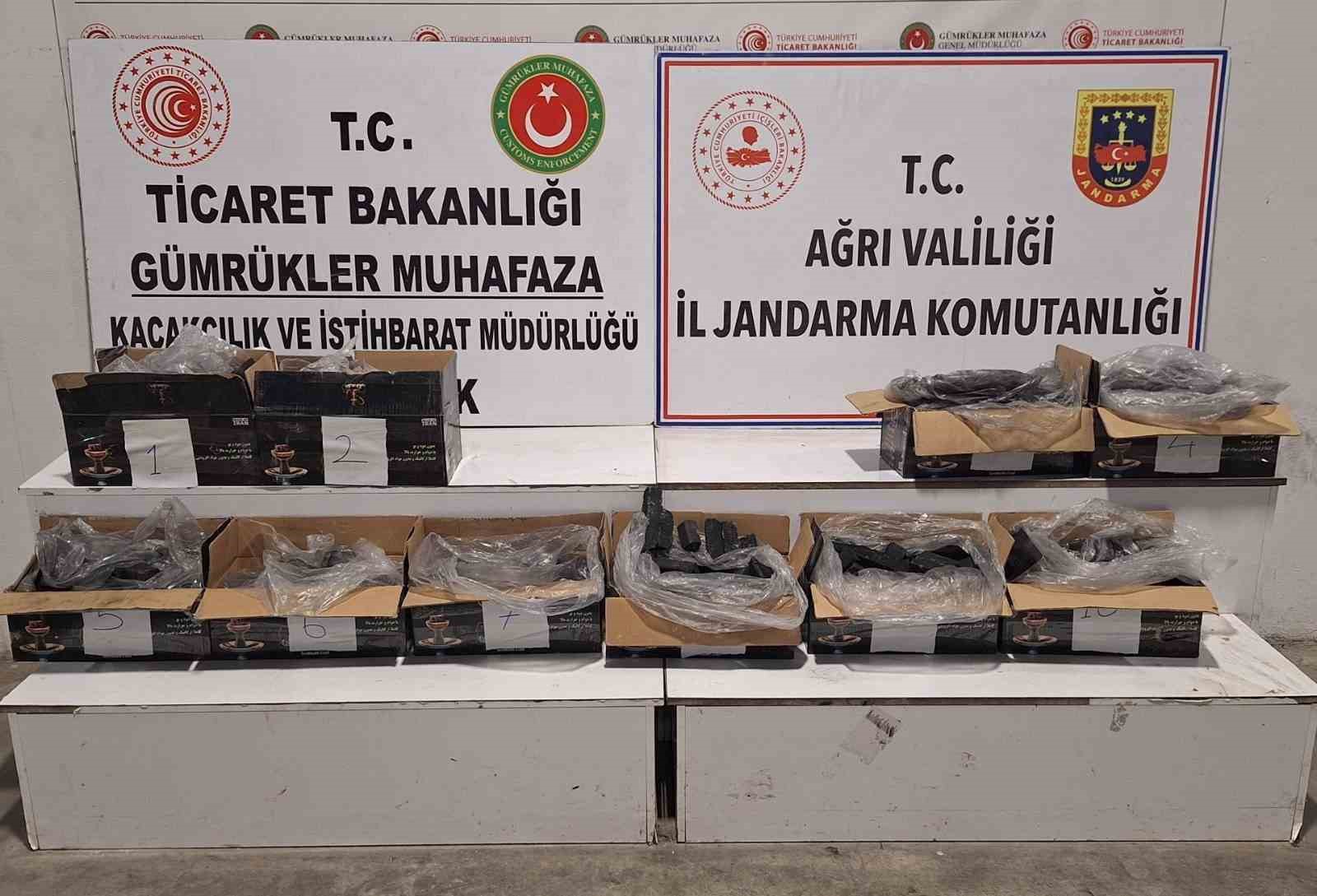 Ağrı’da 142 kilo sıvı metamfetamin ele geçirildi
