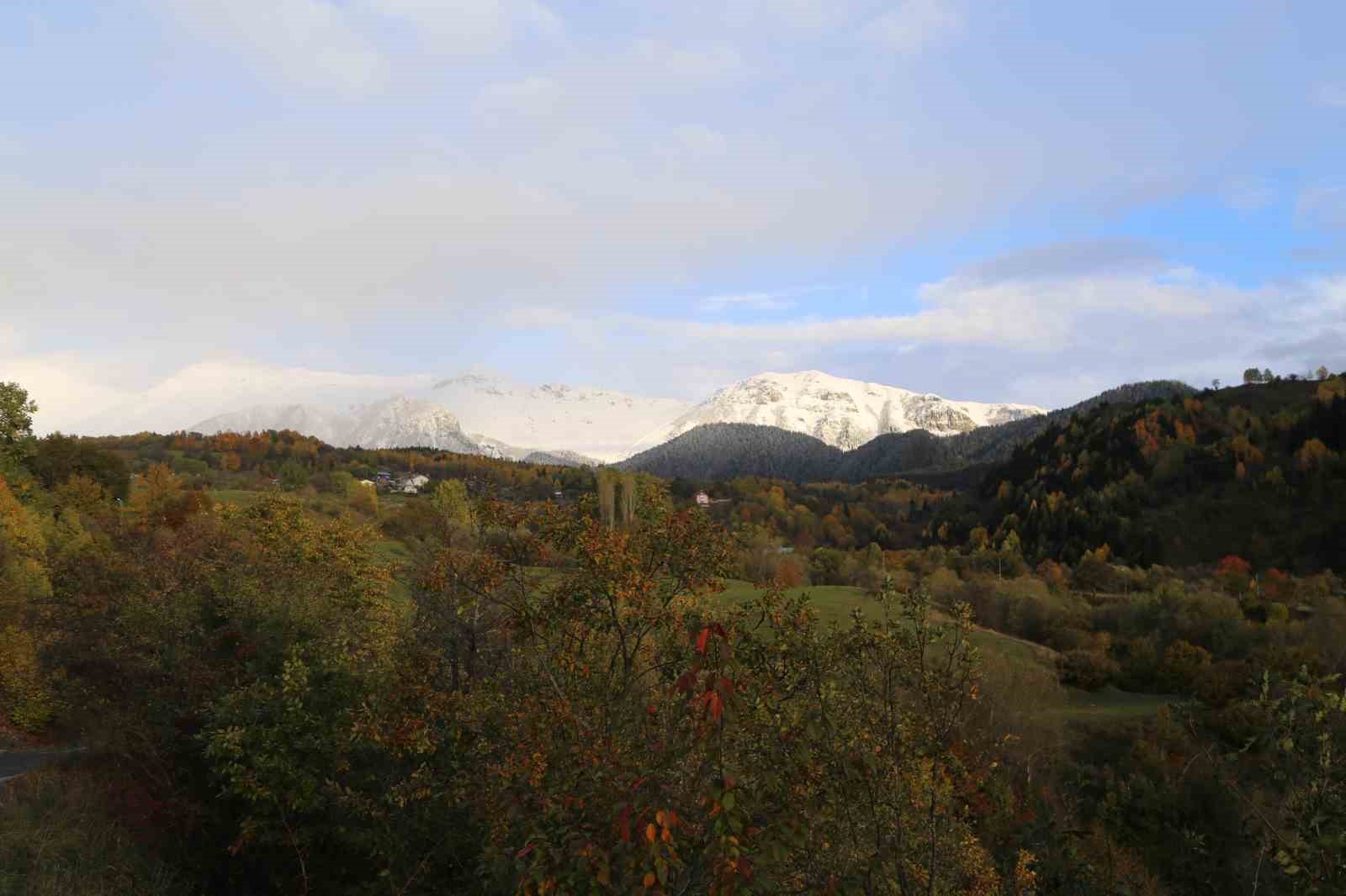 Sakin Şehir Şavşat’tan sonbahar kareleri büyüledi
