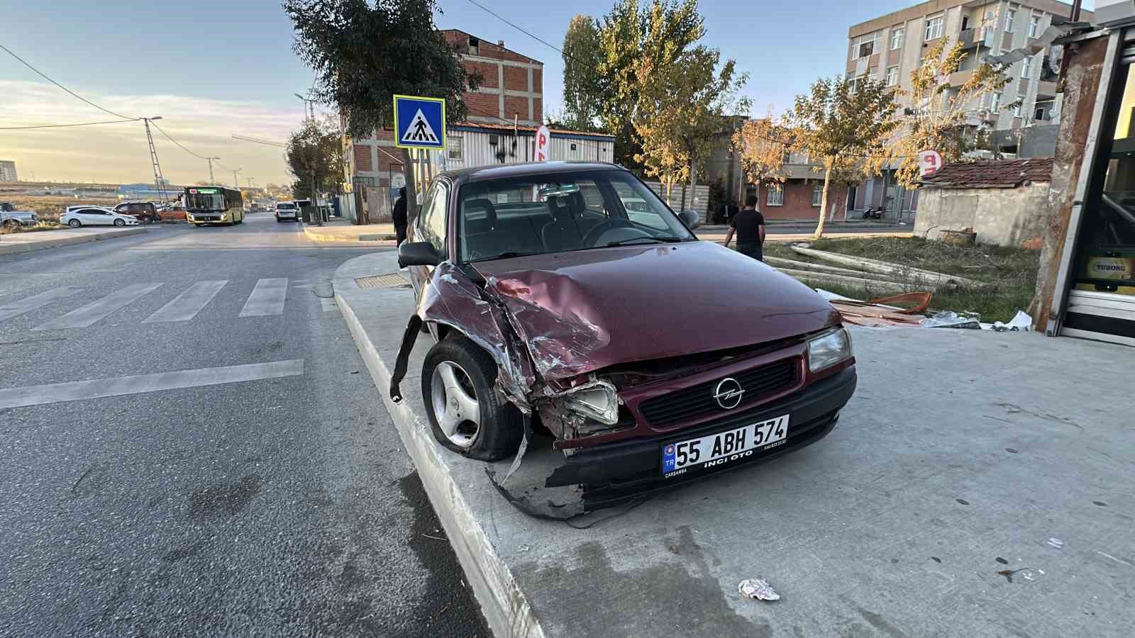 Başakşehir’de kaza: Aracına binecekken ölümden döndü
