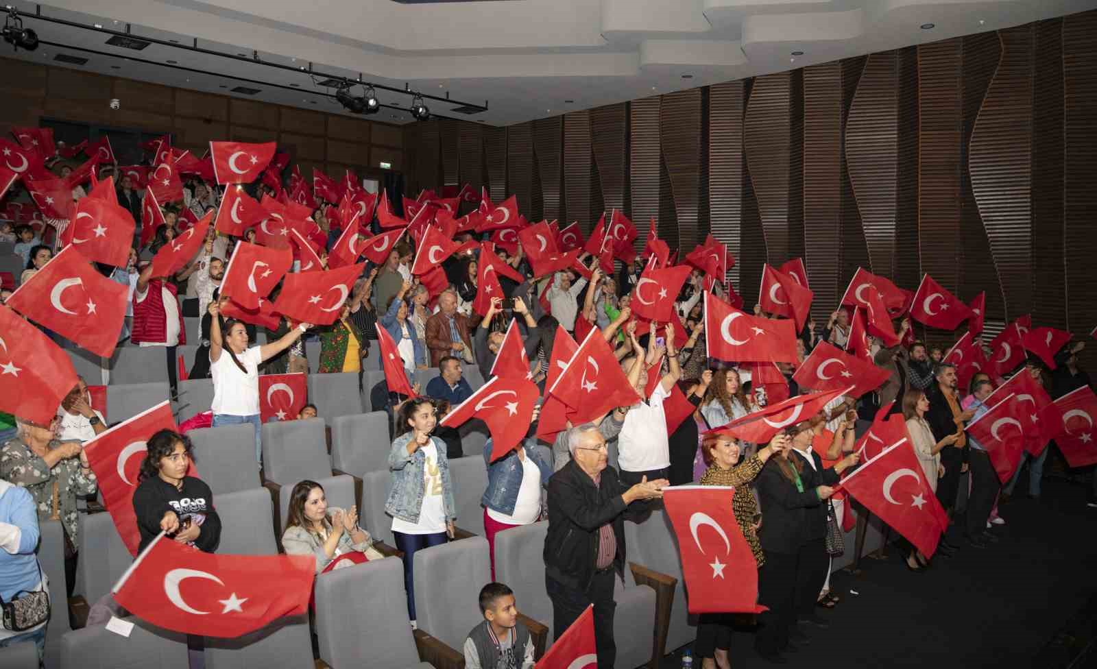 Mersin’de Cumhuriyet’in 101. yıl dönümü kutlanıyor
