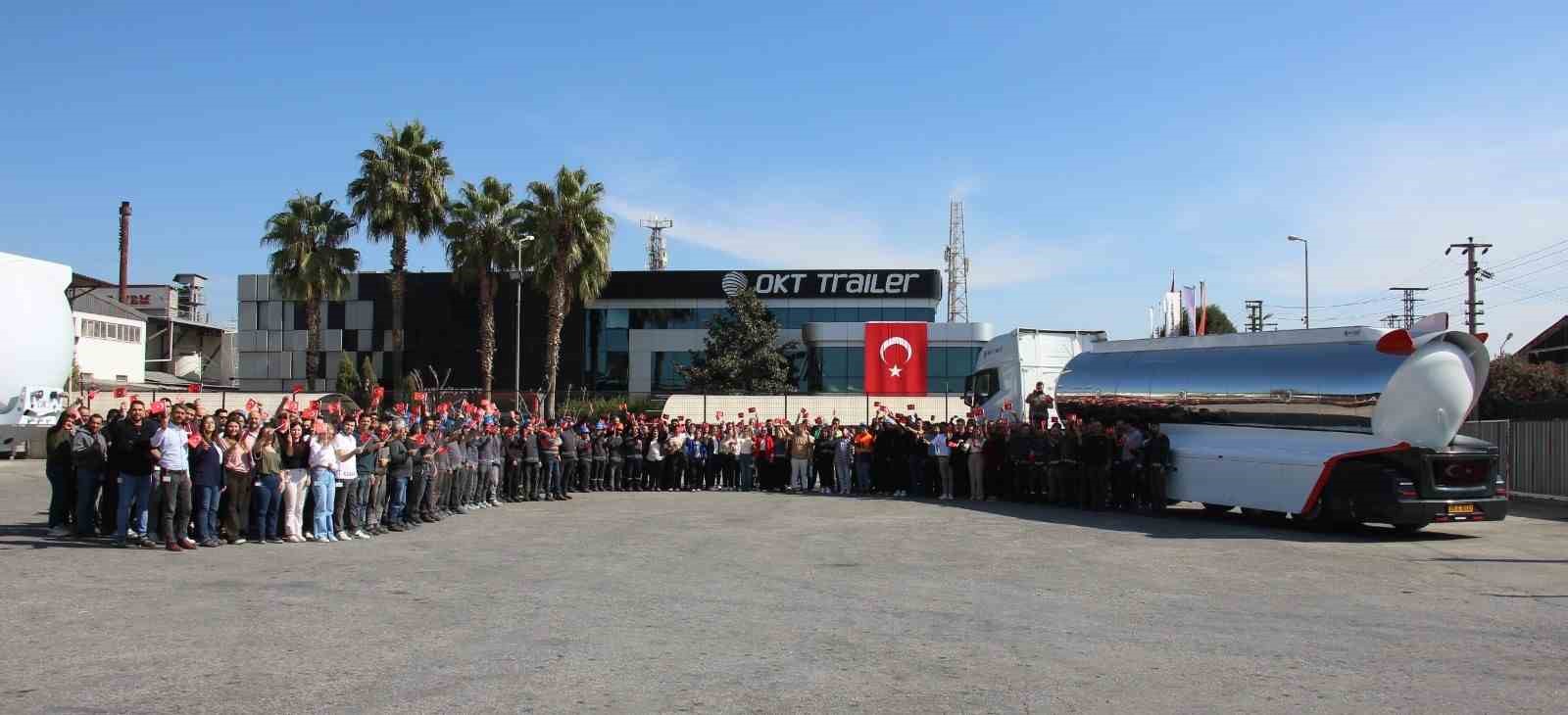 Aydınlı firmadan gövde gösterisi gibi Cumhuriyet kutlaması
