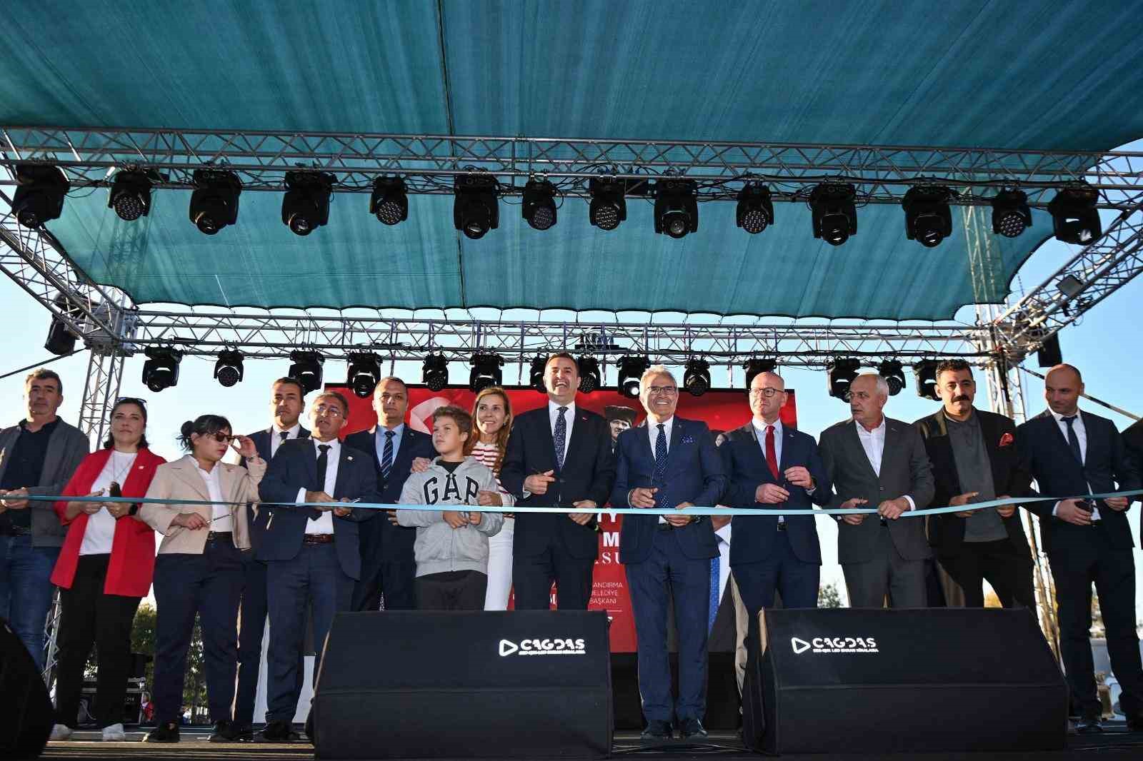 Bandırma’da Gençlik ve Teknoloji Merkezleri açıldı
