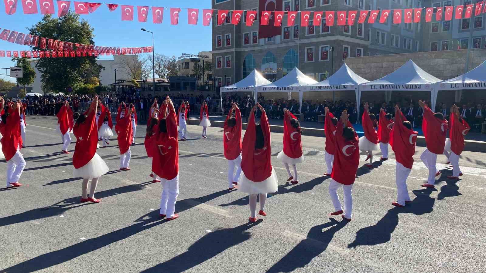 29 Ekim Cumhuriyet Bayramı Adıyaman’da coşkuyla kutlandı
