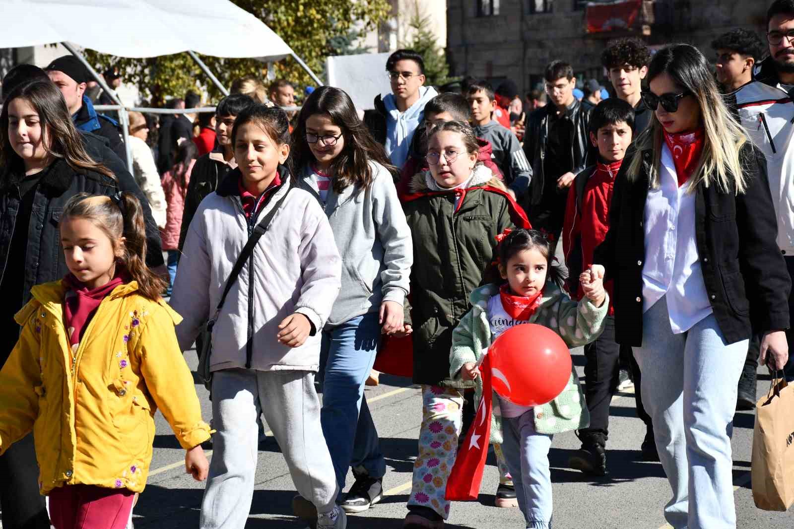 Ardahan’da Cumhuriyetin 101. yaşı coşkuyla kutlandı
