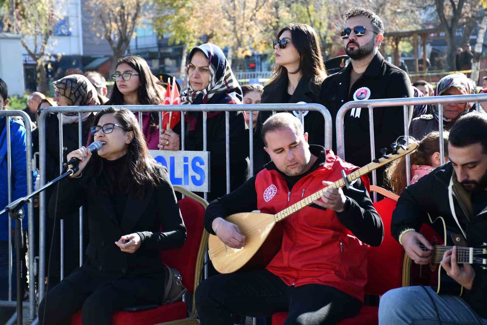 Ardahan’da Cumhuriyetin 101. yaşı coşkuyla kutlandı
