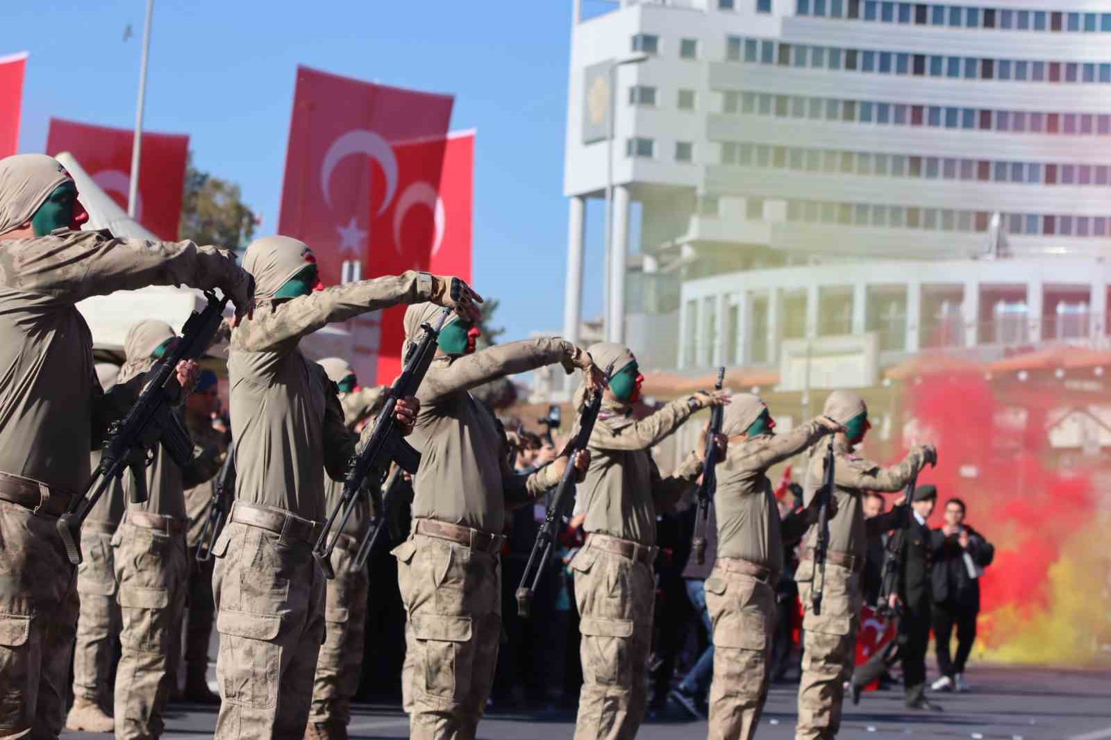 Kayseri’de dev sıcak hava balonlu 29 Ekim kutlaması
