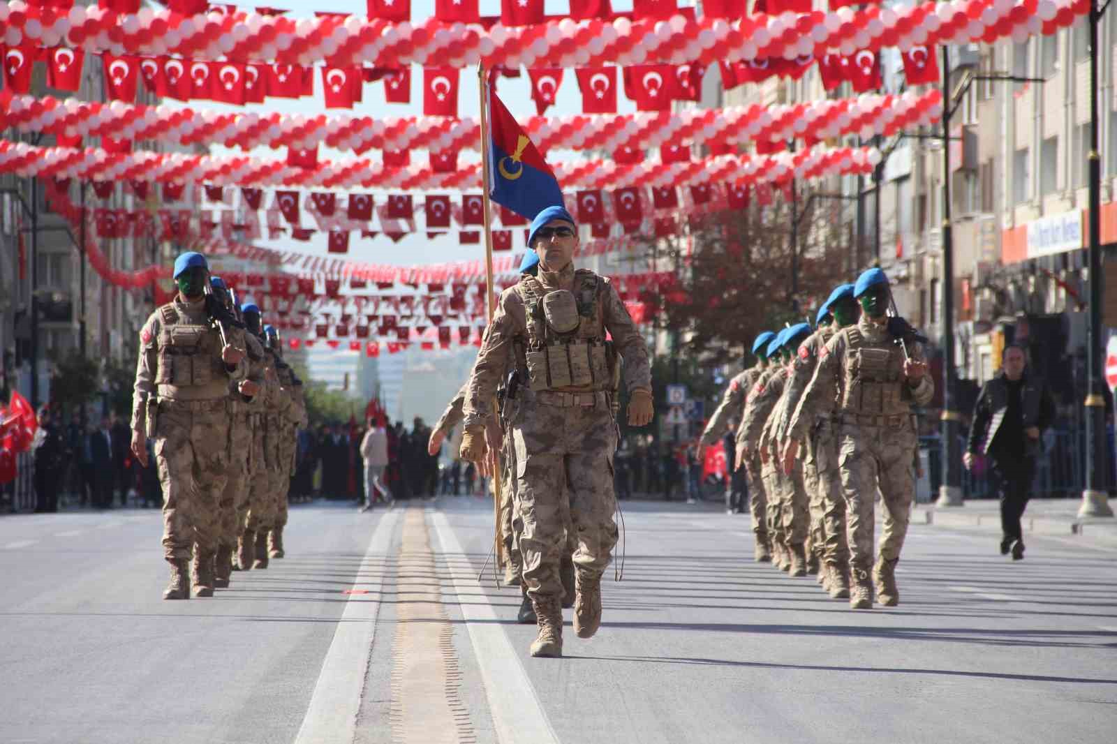 Cumhuriyet Bayramı Sivas’ta coşkuyla kutlandı
