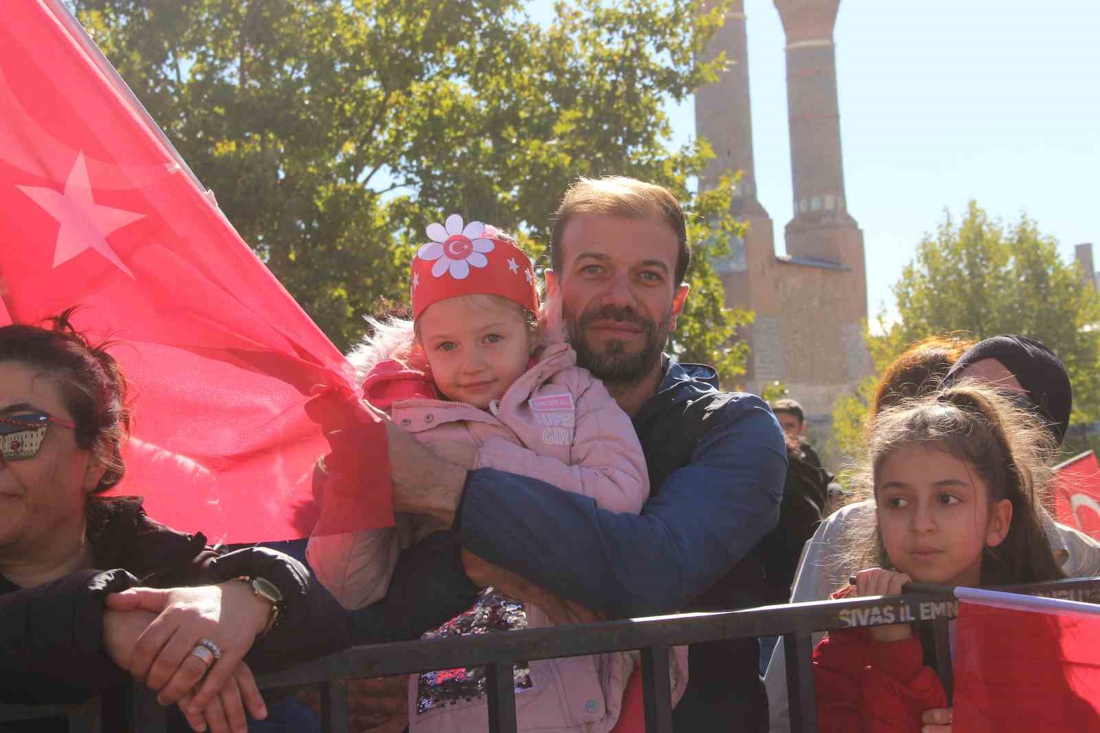 Cumhuriyet Bayramı Sivas’ta coşkuyla kutlandı
