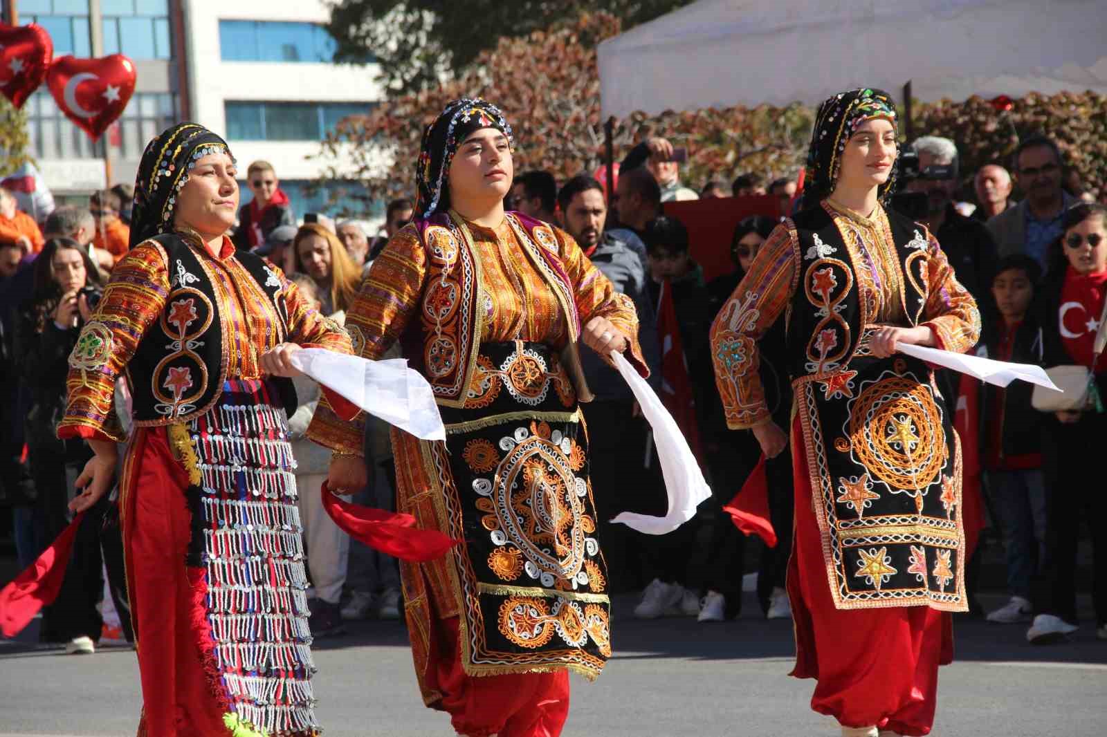 Cumhuriyet Bayramı Sivas’ta coşkuyla kutlandı
