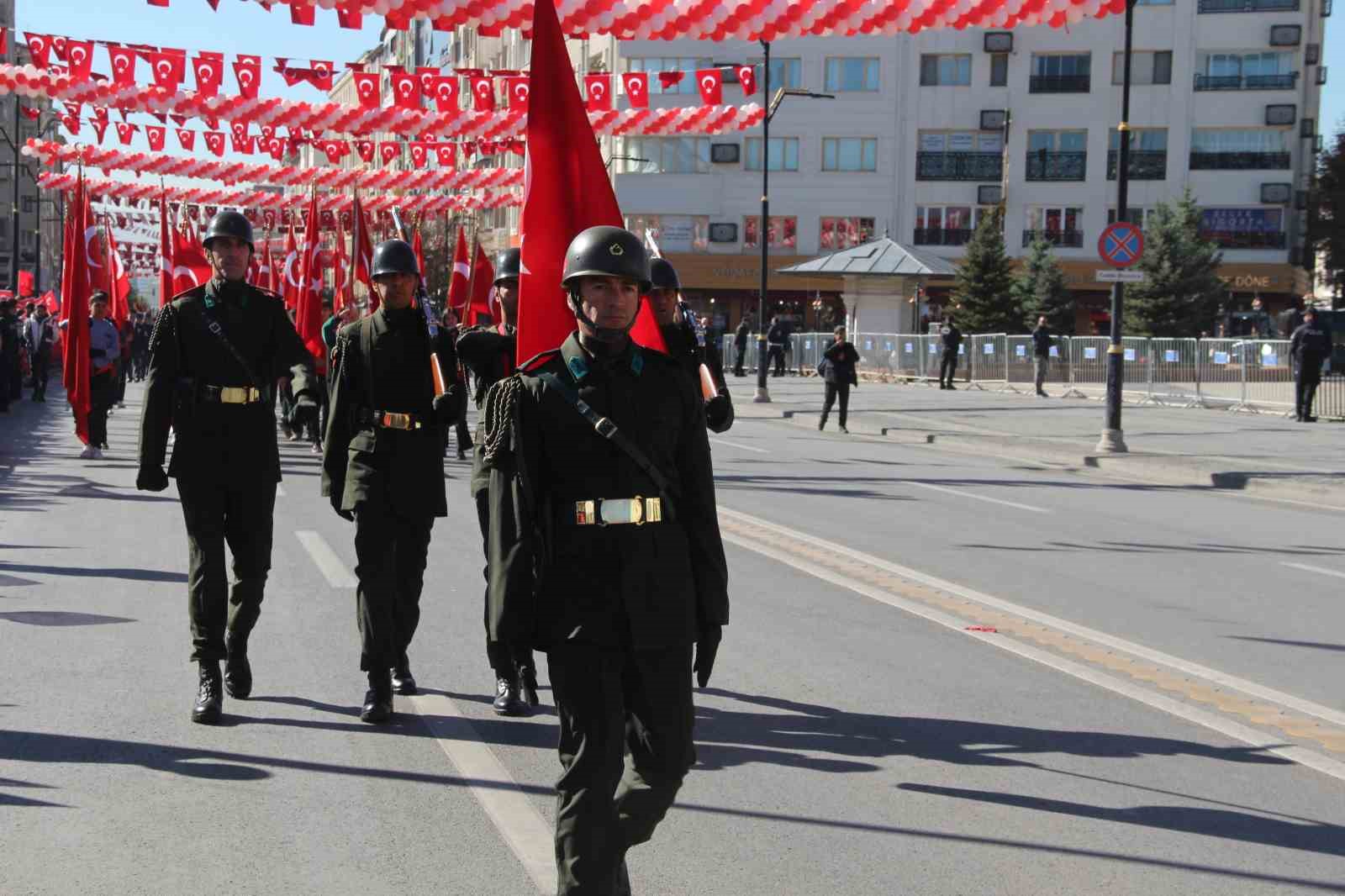 Cumhuriyet Bayramı Sivas’ta coşkuyla kutlandı
