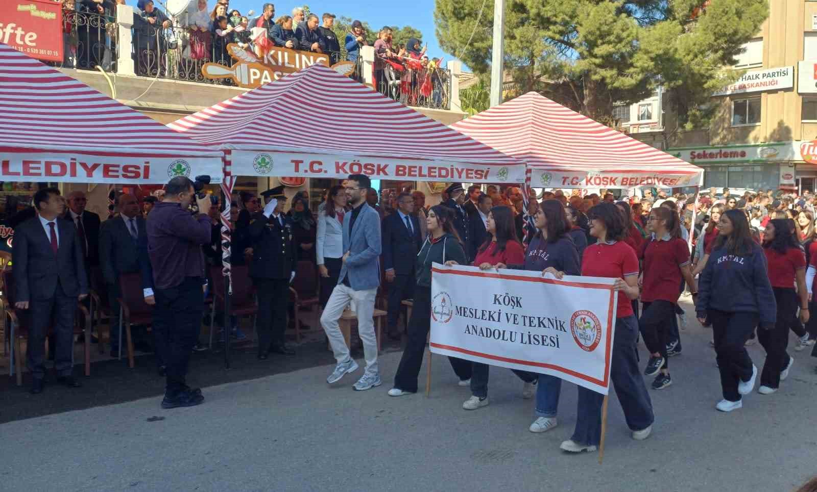 Köşk’te Cumhuriyet Bayramı törenle kutlandı
