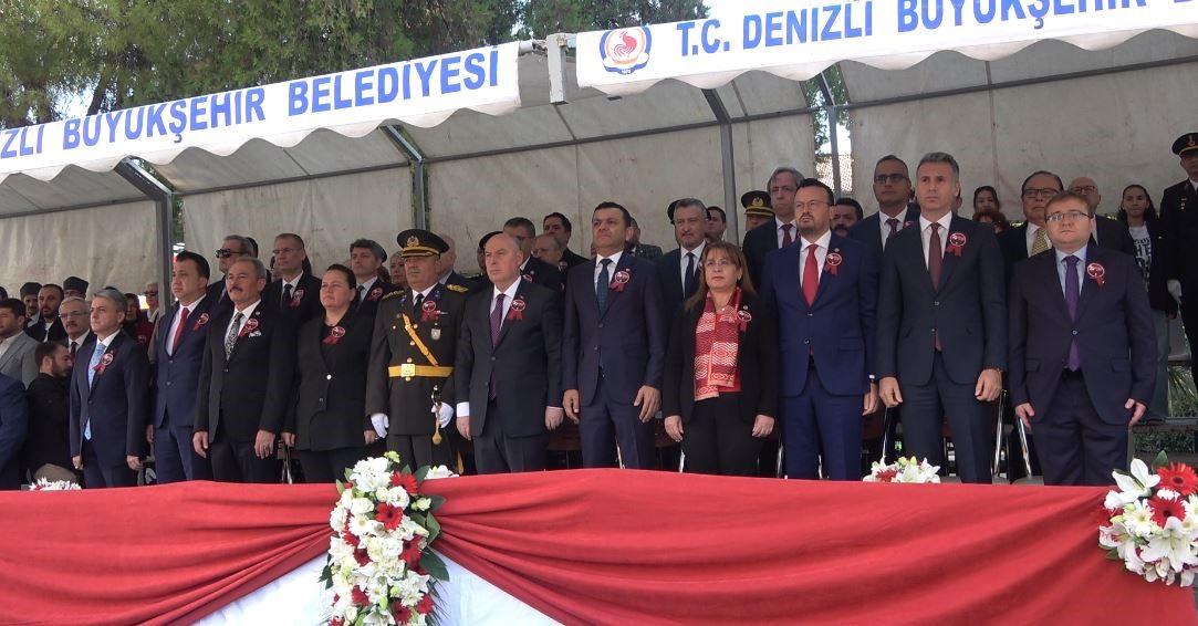 Denizli’de Cumhuriyetin 101. yılı coşkuyla kutlandı
