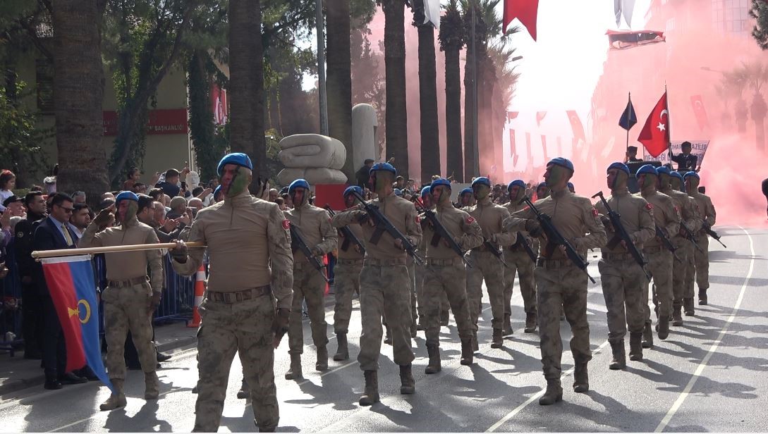 Denizli’de Cumhuriyetin 101. yılı coşkuyla kutlandı
