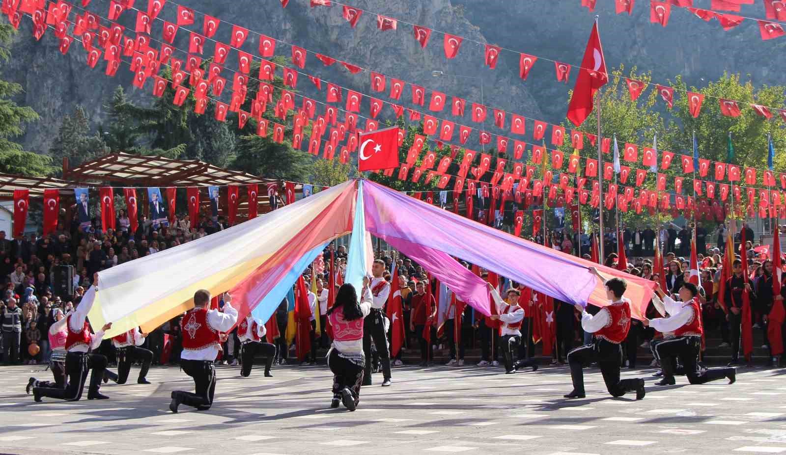 Amasya’da 29 Ekim Cumhuriyet Bayramı coşkuyla kutlandı
