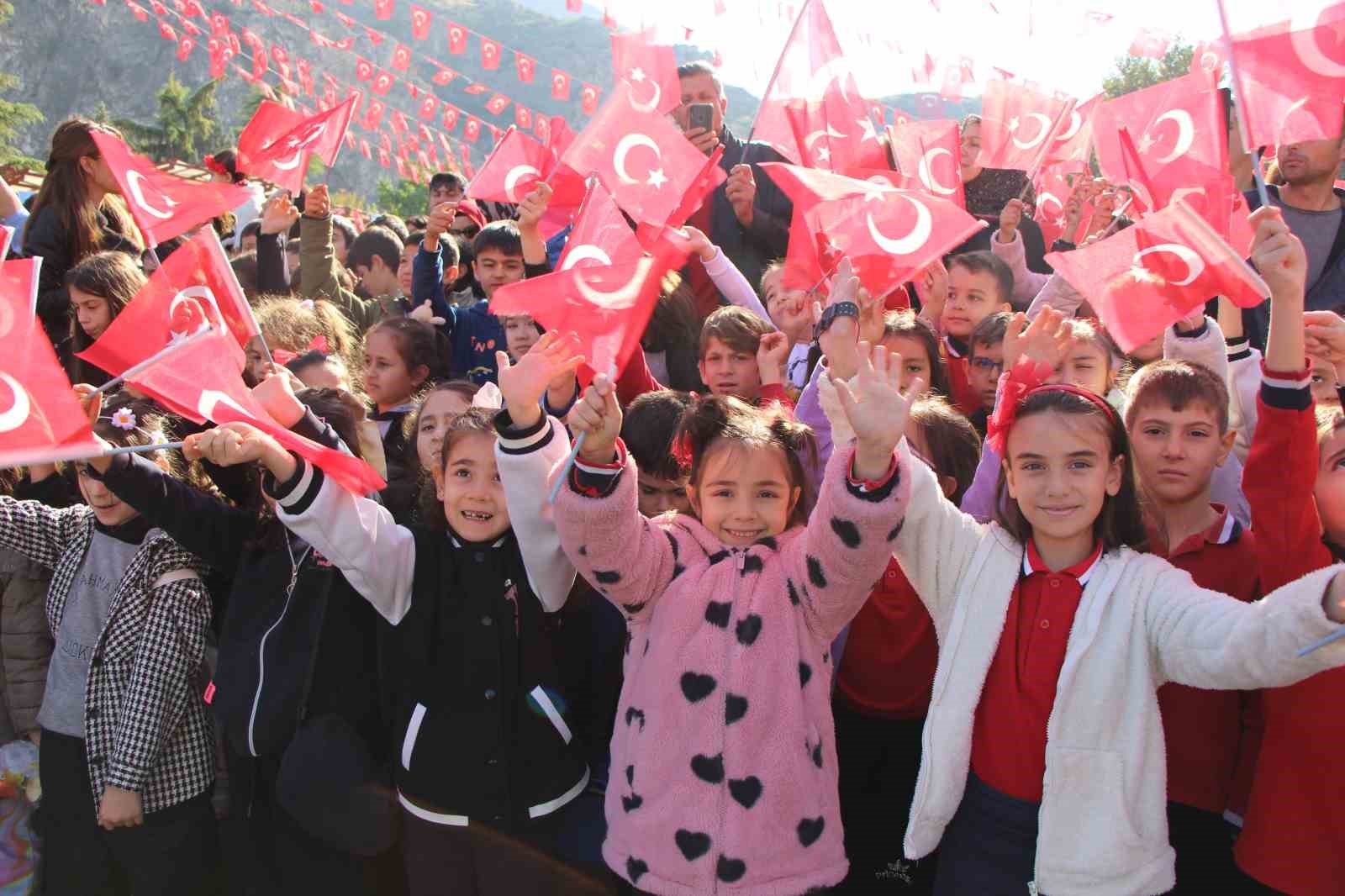 Amasya’da 29 Ekim Cumhuriyet Bayramı coşkuyla kutlandı
