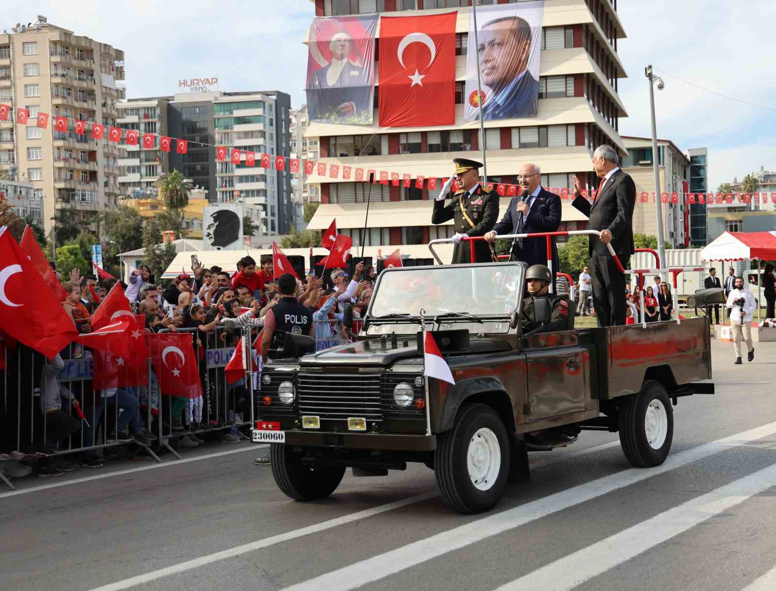 Adana’da Cumhuriyet’in 101. yılı coşkuyla kutlandı
