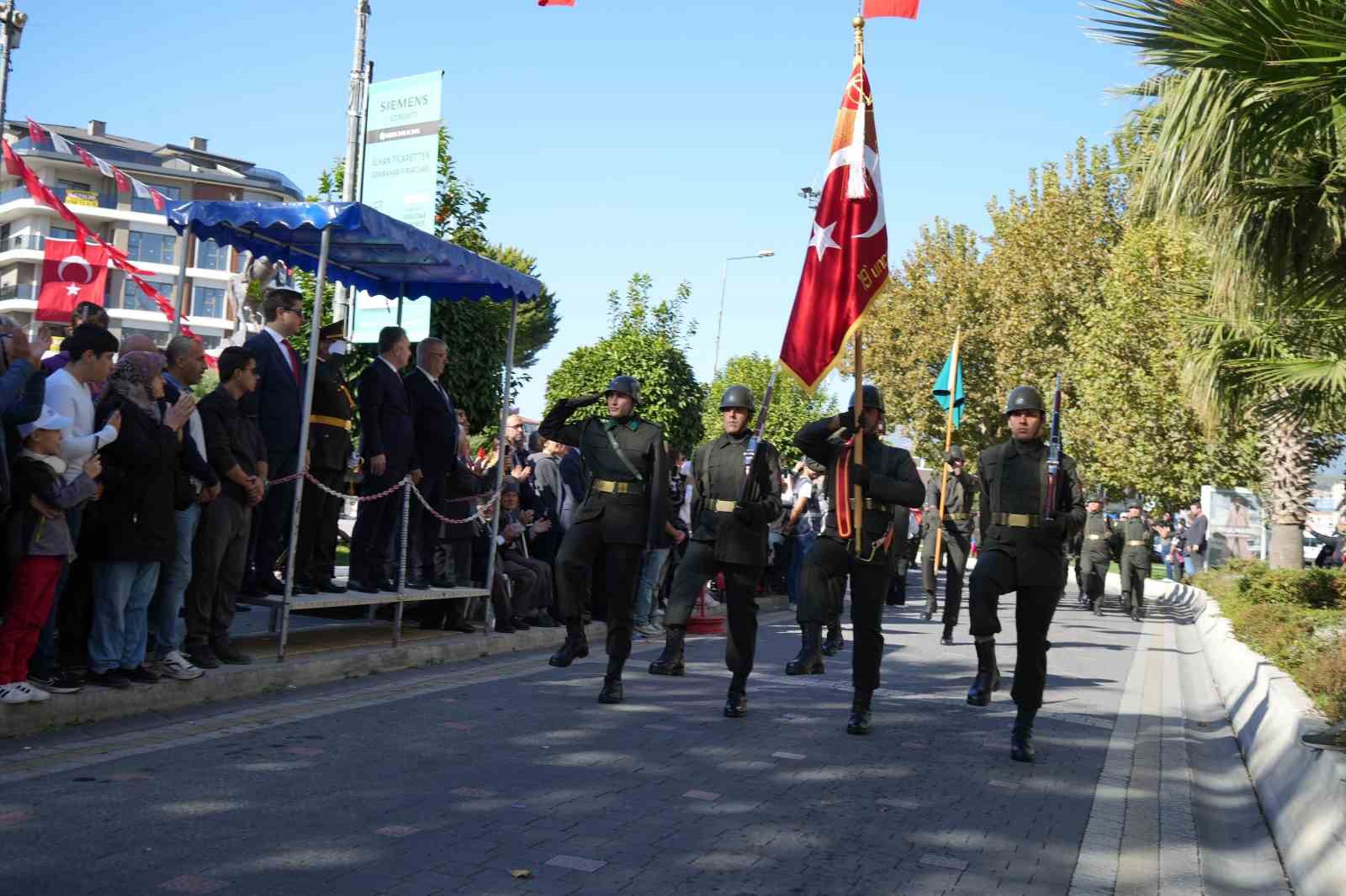 Cumhuriyetin 101. Yılı Edremit’te coşkuyla kutlandı
