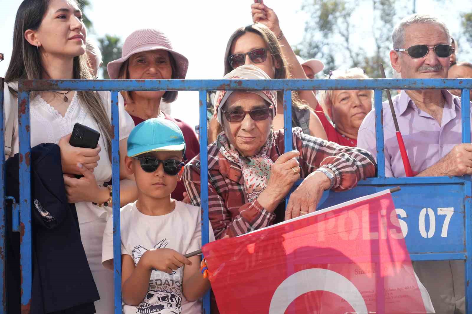 Antalya’da Cumhuriyet coşkusu
