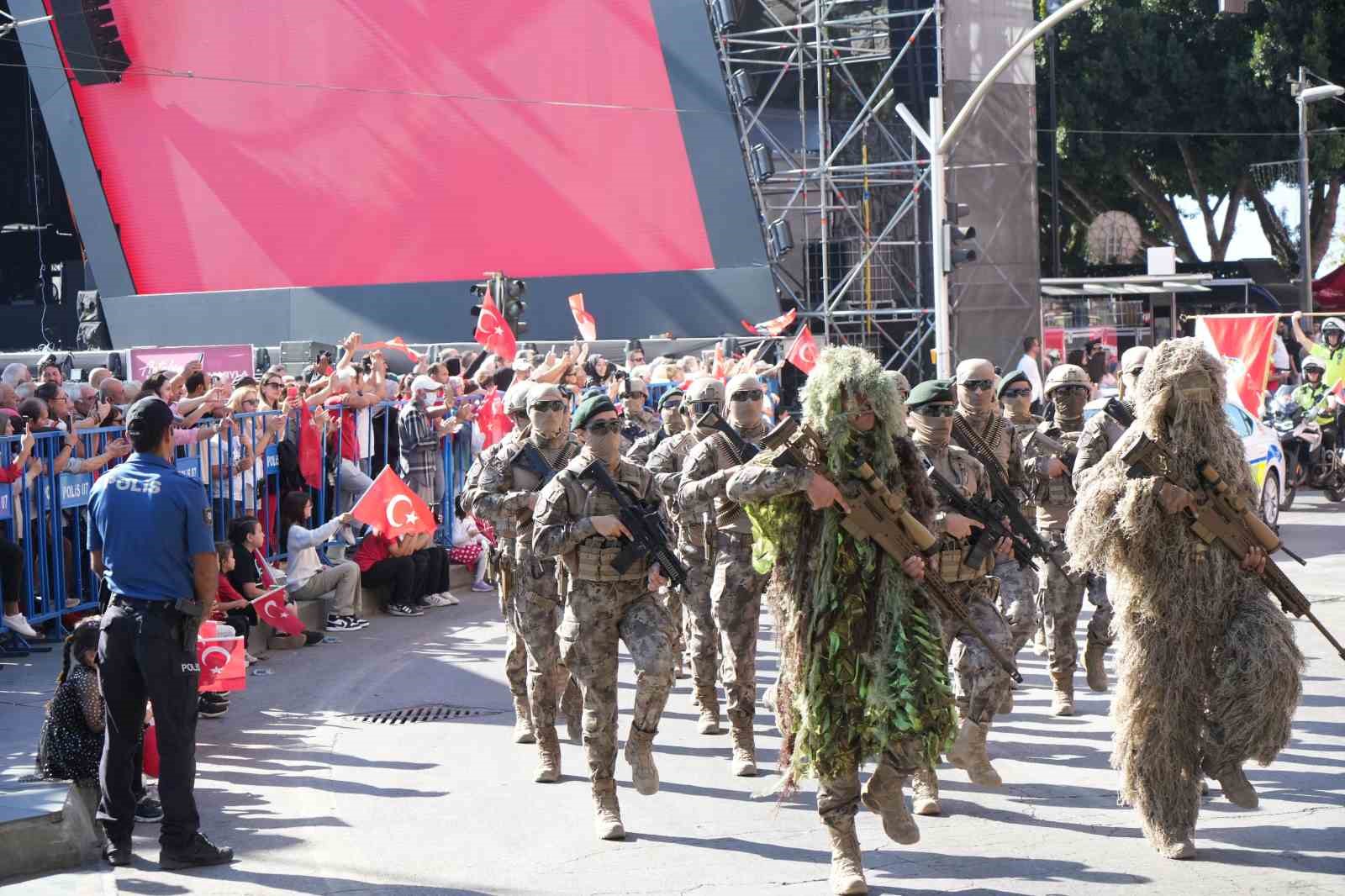 Antalya’da Cumhuriyet coşkusu
