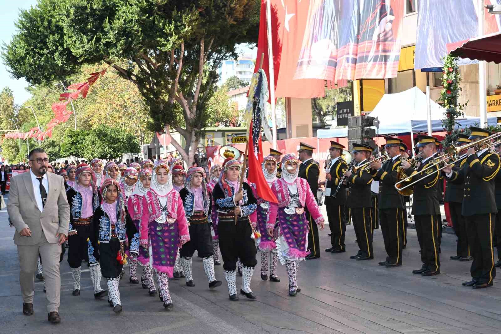 Antalya’da Cumhuriyet coşkusu
