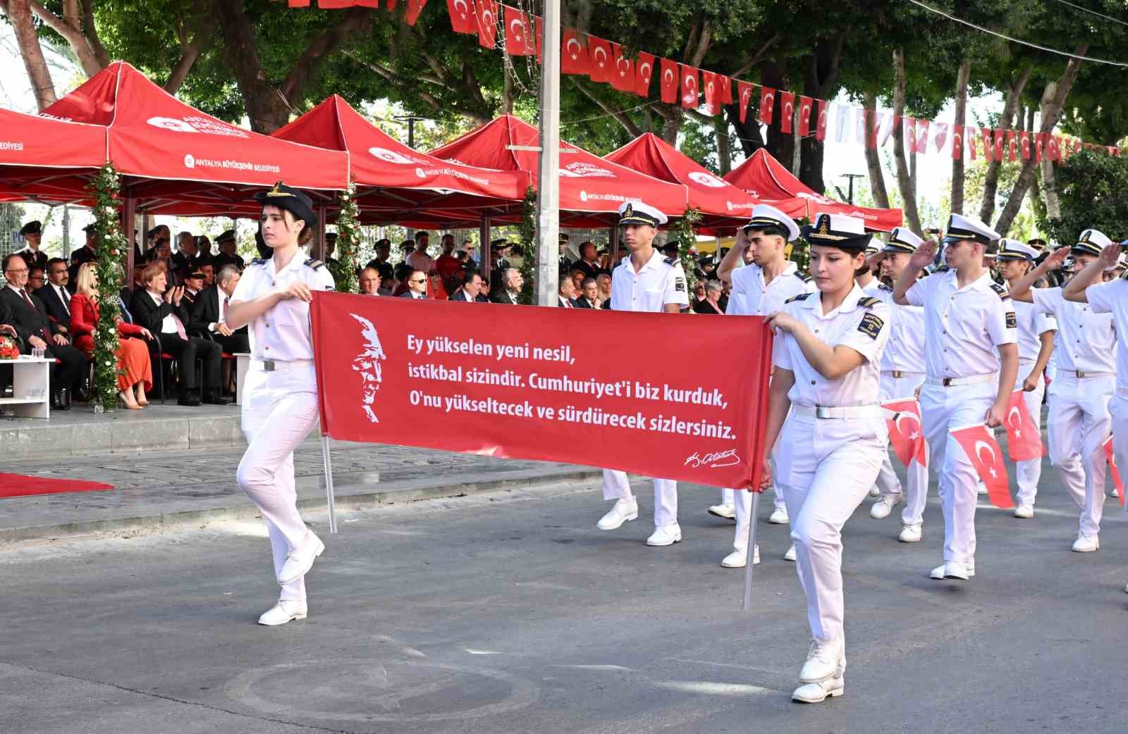 Antalya’da Cumhuriyet coşkusu
