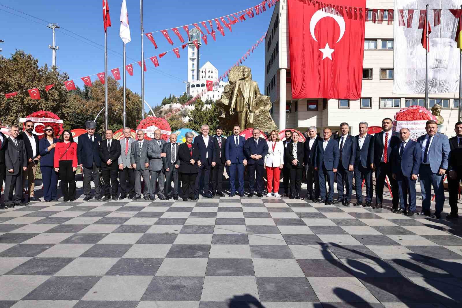 Keçiören’de Cumhuriyet Bayramı’nın 101. yılı kutlandı
