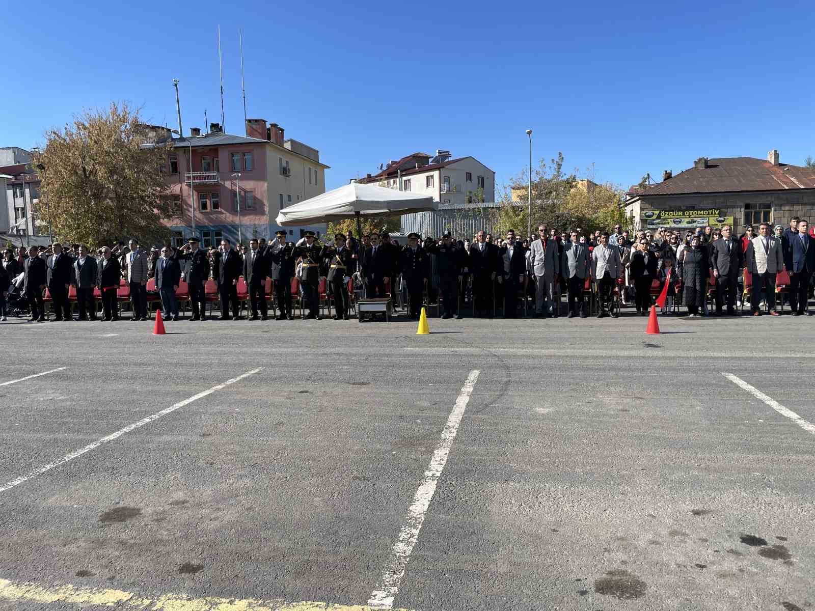 Malazgirt’te Cumhuriyet’in 101. yıldönümü kutlandı
