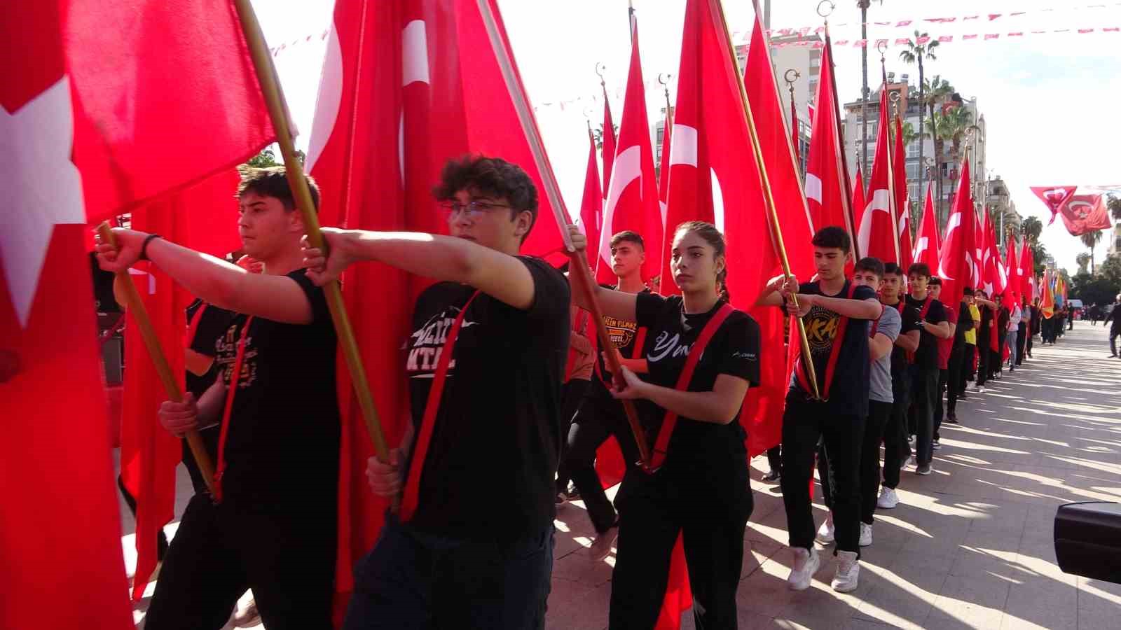 Mersin’de Cumhuriyet’in 101. yılı coşkuyla kutlandı
