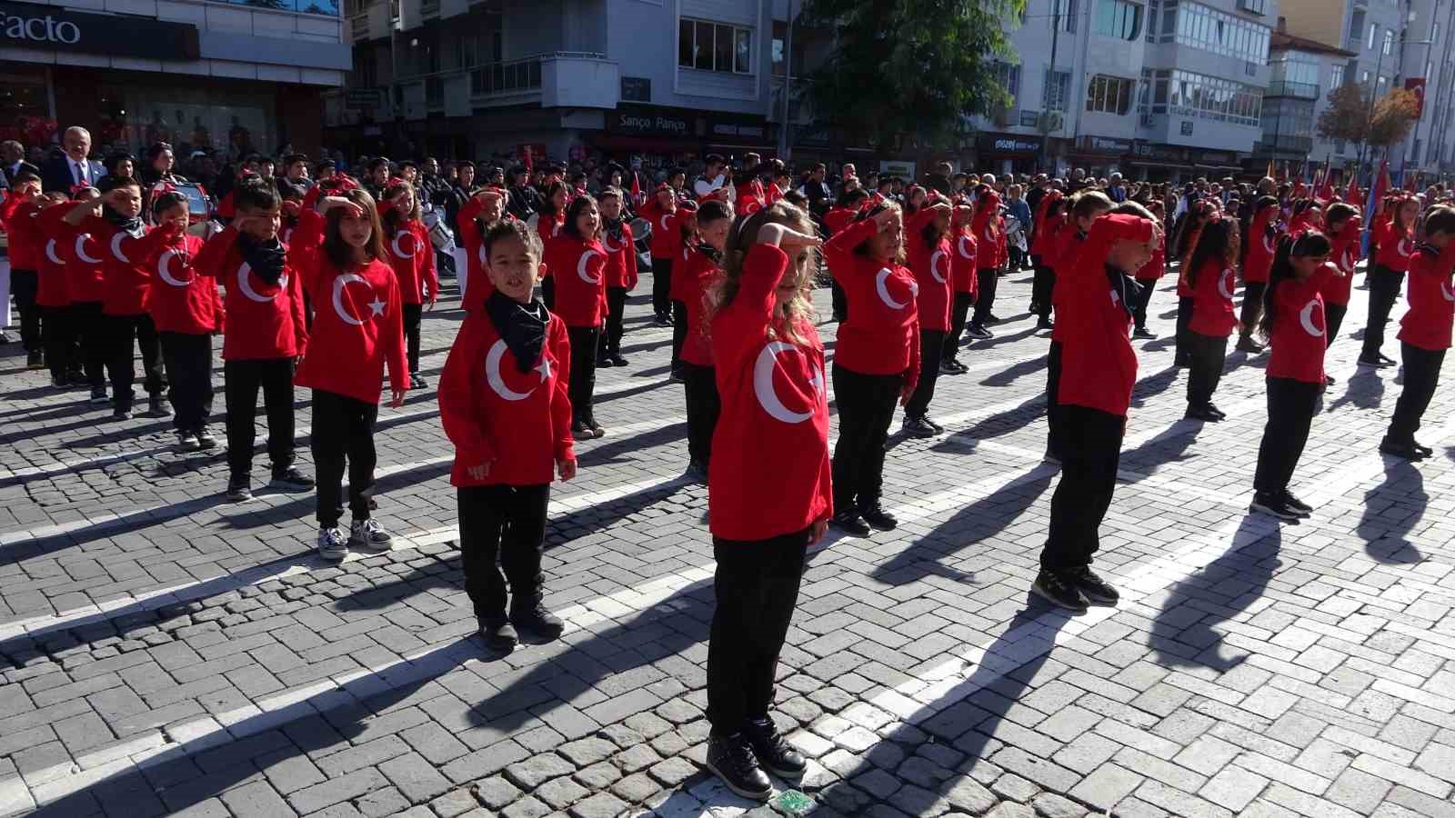 Uşak’ta Türkiye Cumhuriyetinin 101. yaşı coşkuyla kutlandı
