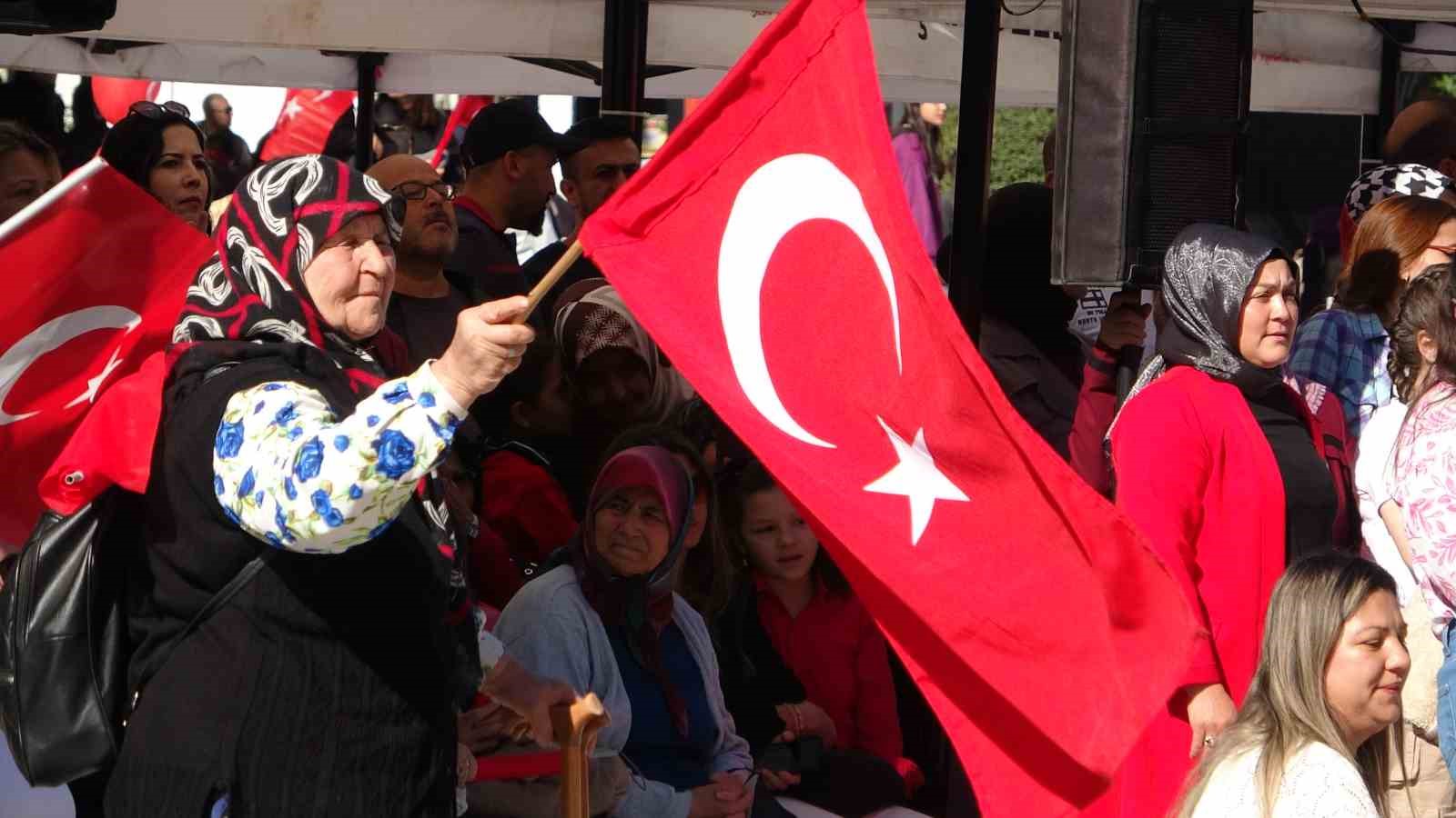 Uşak’ta Türkiye Cumhuriyetinin 101. yaşı coşkuyla kutlandı
