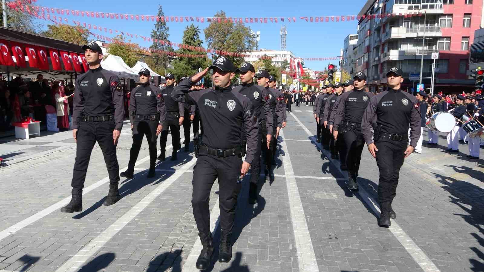 Uşak’ta Türkiye Cumhuriyetinin 101. yaşı coşkuyla kutlandı
