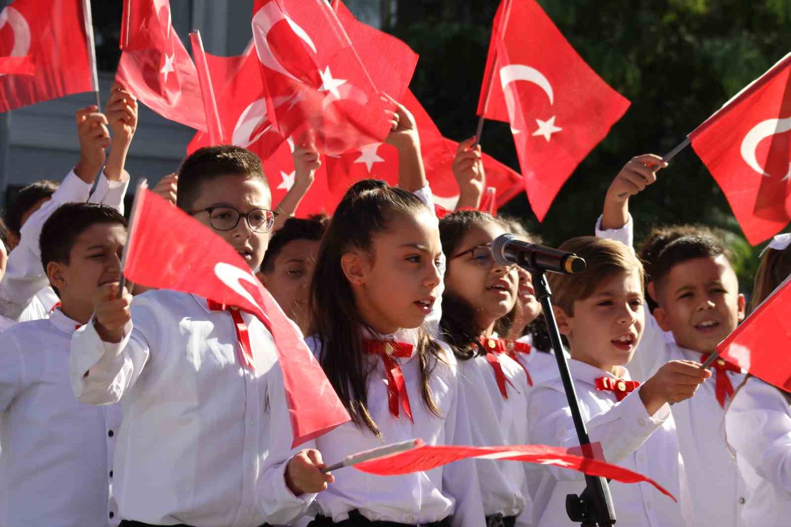 Uşak’ta Türkiye Cumhuriyetinin 101. yaşı coşkuyla kutlandı
