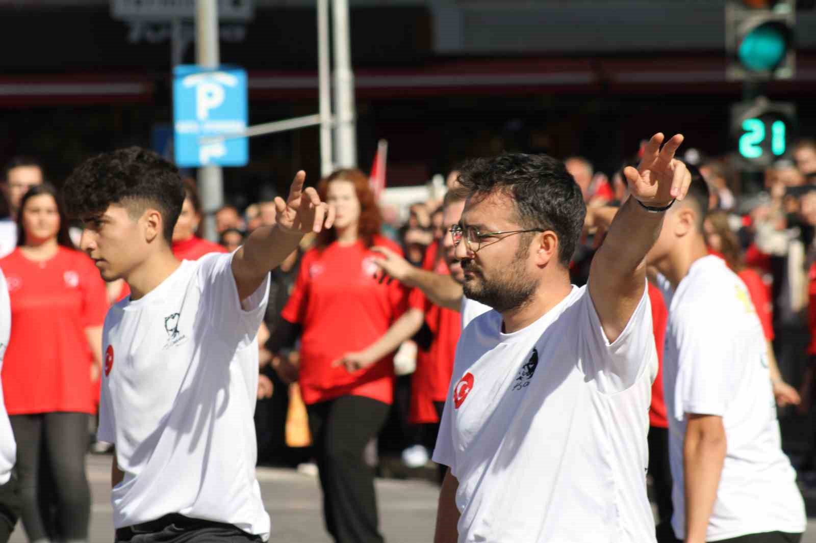 Uşak’ta Türkiye Cumhuriyetinin 101. yaşı coşkuyla kutlandı
