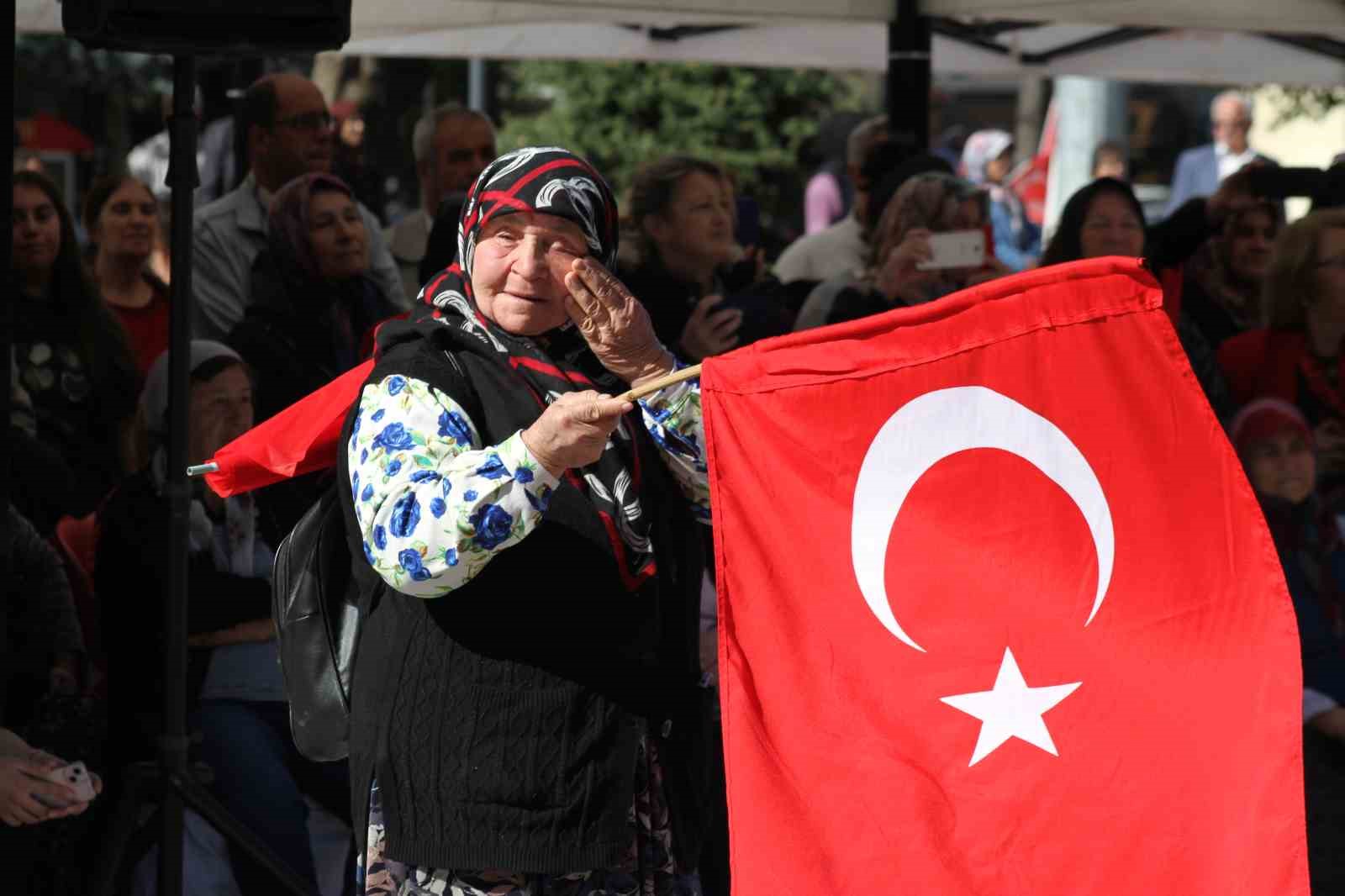 Uşak’ta Türkiye Cumhuriyetinin 101. yaşı coşkuyla kutlandı
