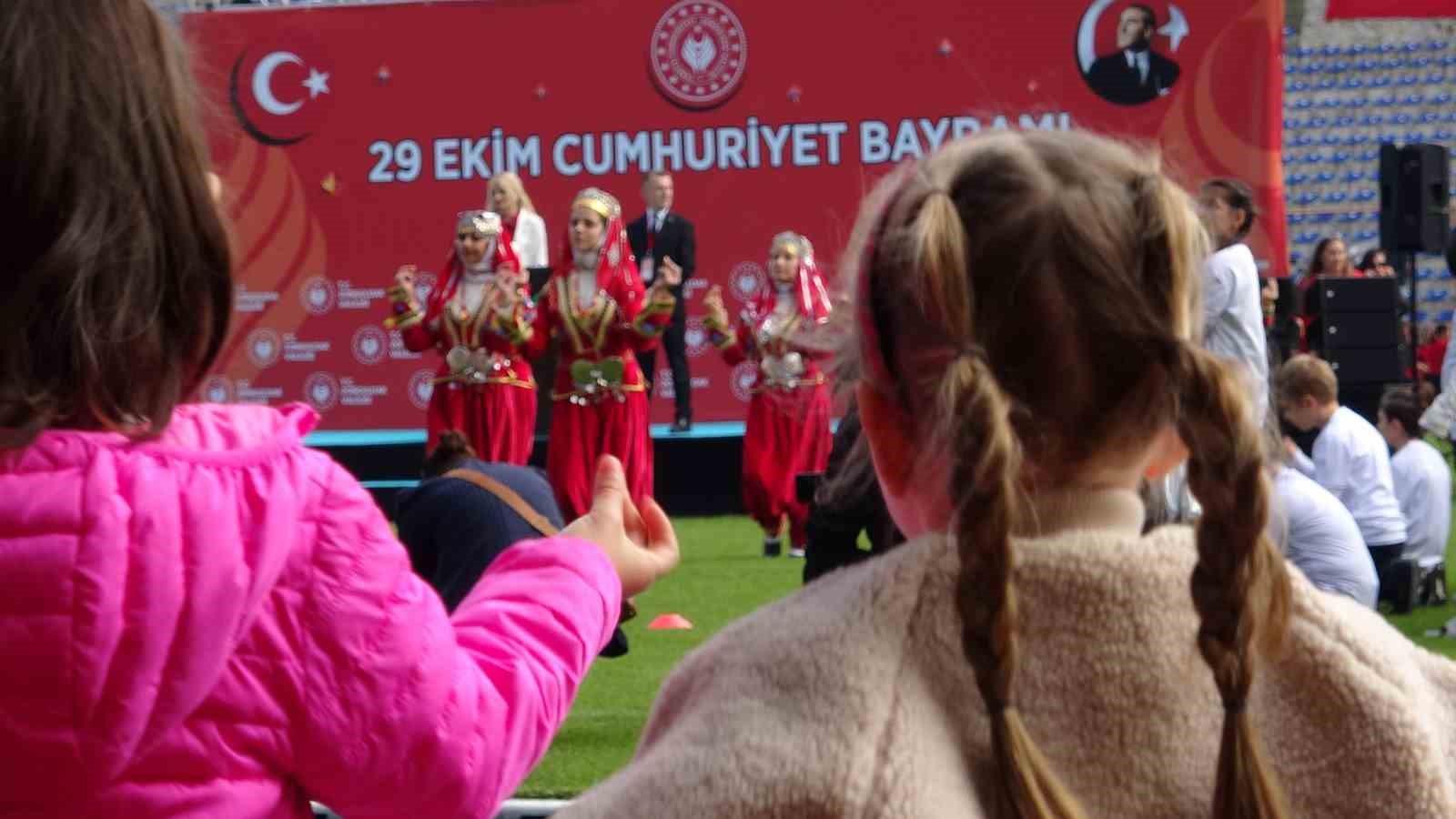 Cumhuriyetin ilk vilayetinde 29 Ekim coşkusu
