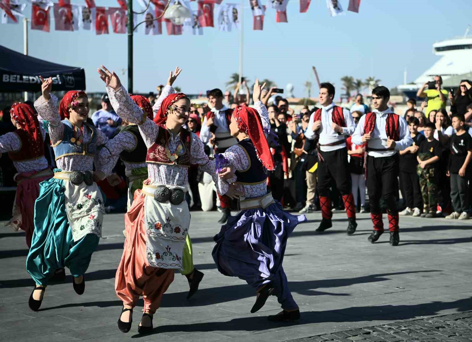 Kuşadası’nda Cumhuriyet Bayramı coşkuyla kutlandı
