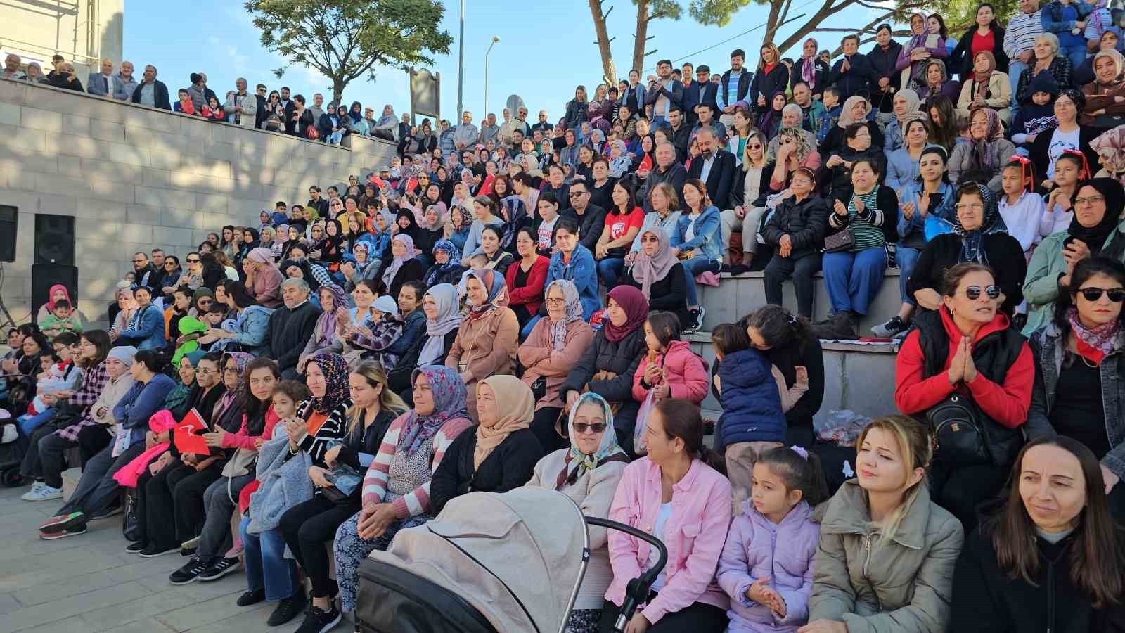 Kuyucak’ta Cumhuriyet coşkusu meydanlara sığmadı
