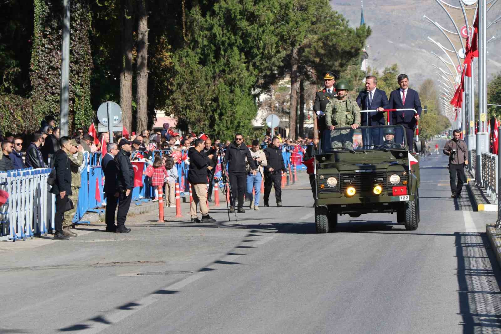 Erzincan’da Cumhuriyet’in 101. yılı coşkuyla kutlandı
