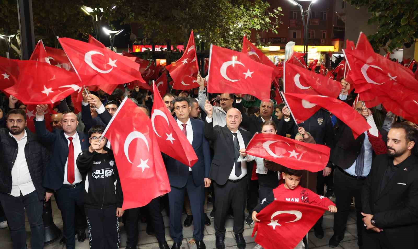 Darıca’da Cumhuriyet’in 101. yılına coşkulu kutlama
