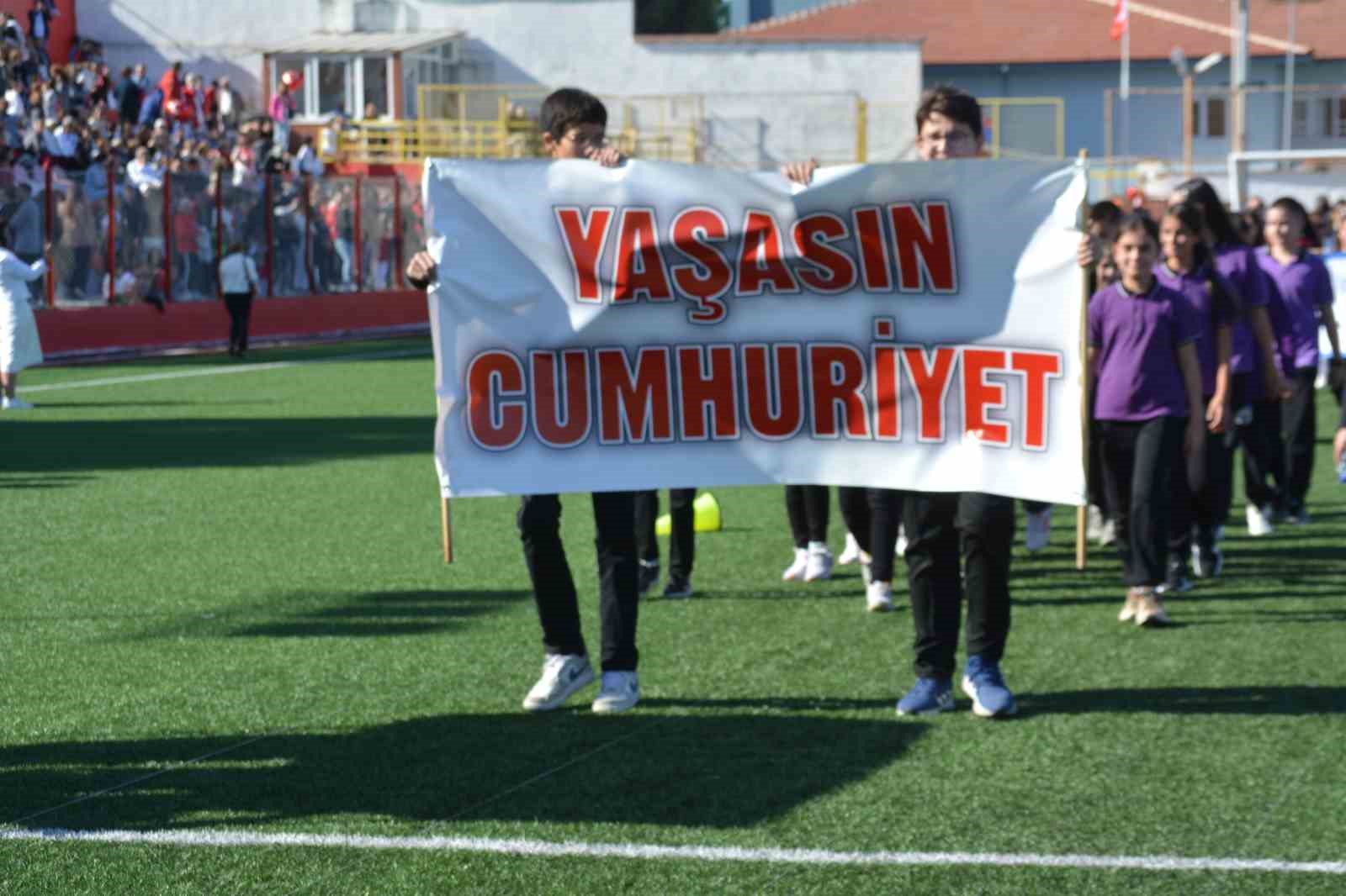 Ayvalık’ta Cumhuriyetin 101. yıl coşkusu
