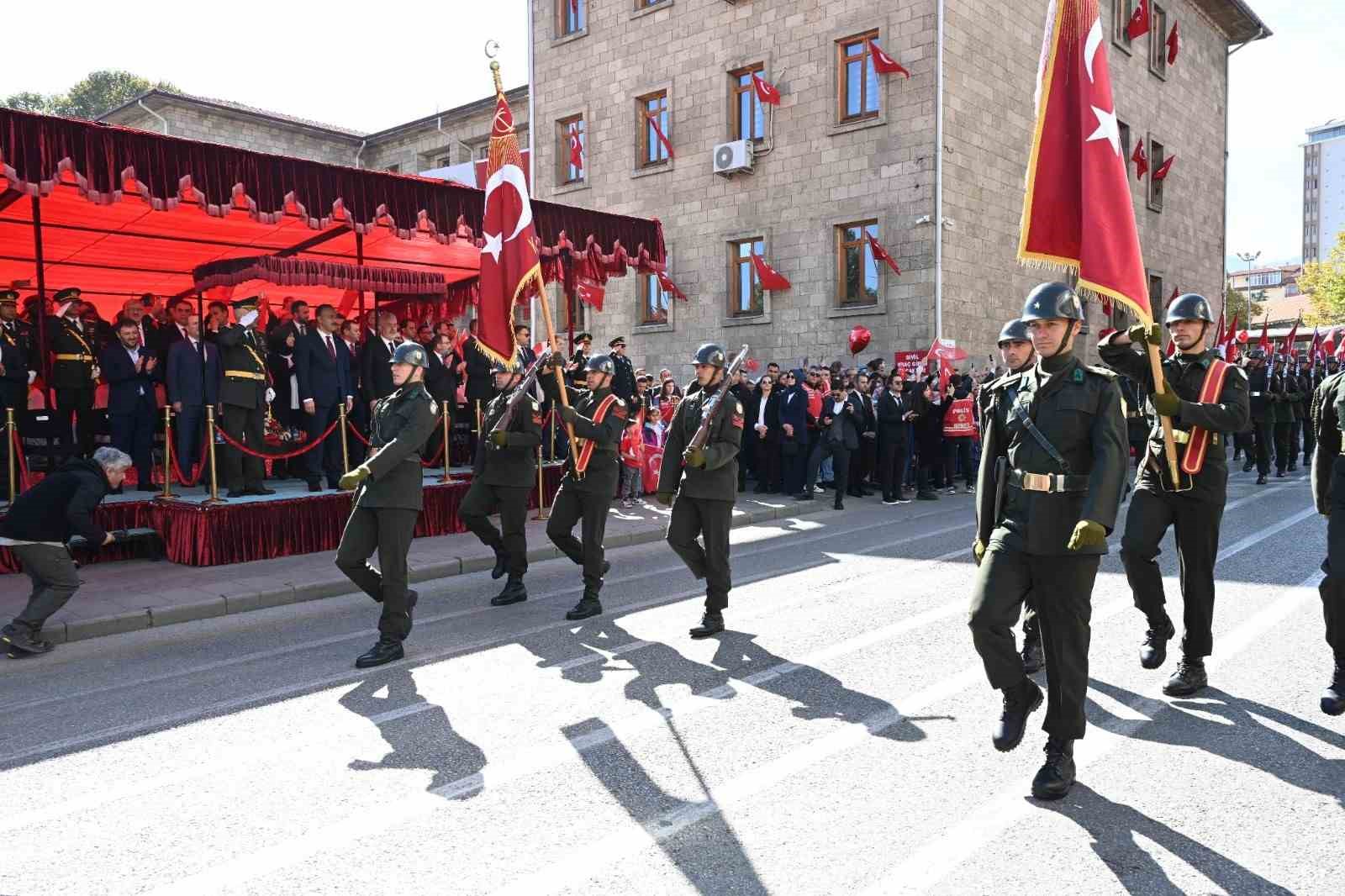 Isparta’da Cumhuriyetin 101’inci yılı coşkuyla kutlandı
