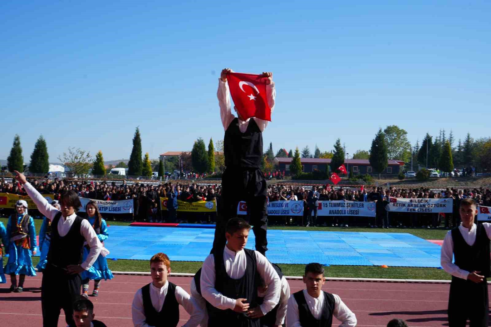 Anadolu Kadınları’nın gösterisi 29 Ekim’e damga vurdu
